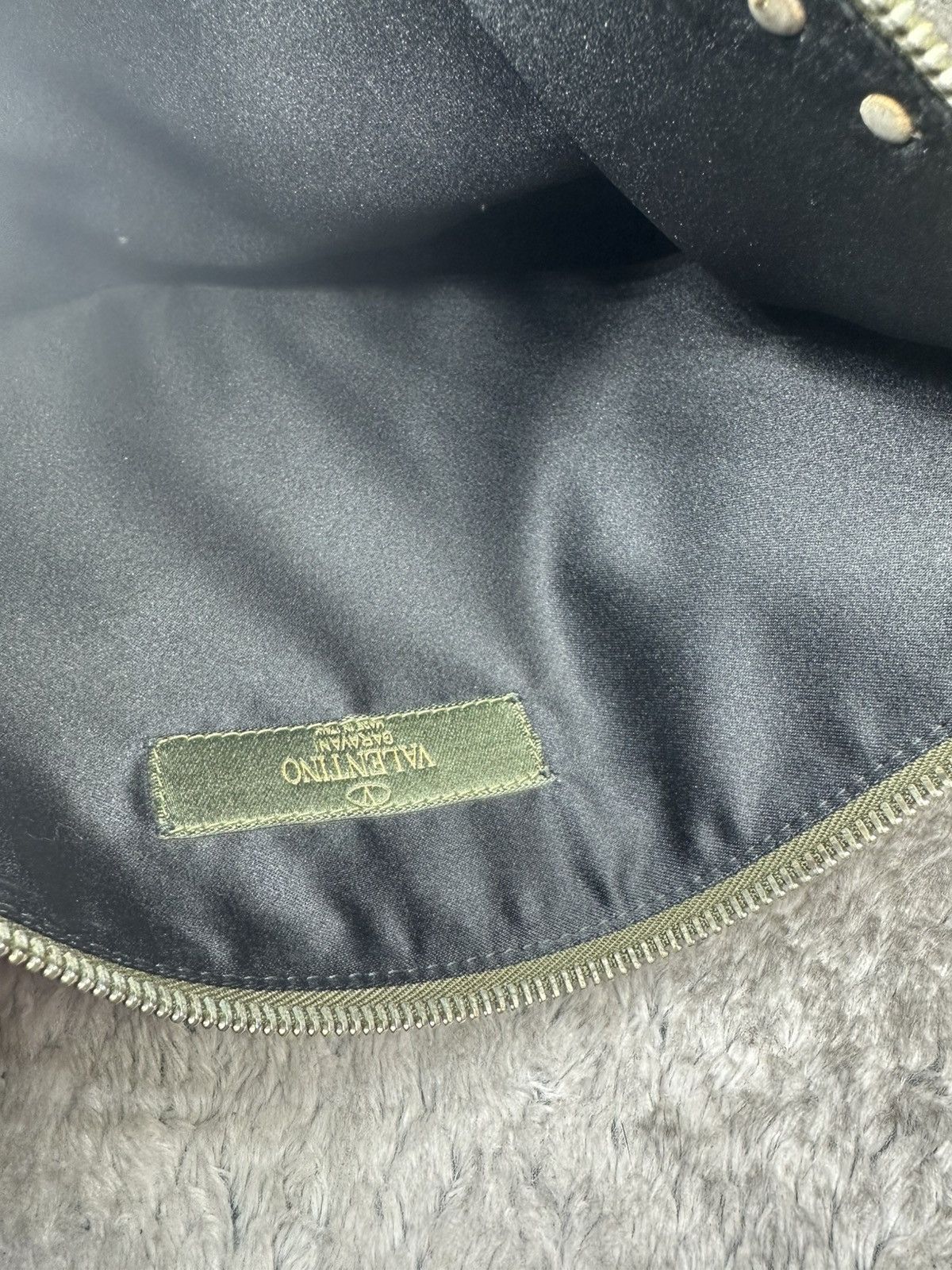Gianni Valentino Valentino Garavani Rockstud Clutch Bag – Olive Green Leather Size ONE SIZE - 6 Thumbnail
