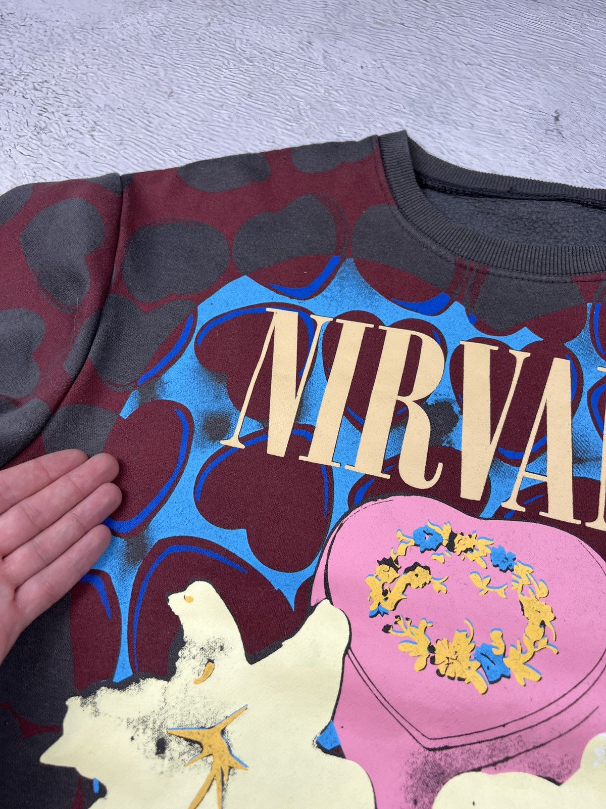 Band Tees Vintage Nirvana - Heart Shaped Box Sweater Size US L / EU 52-54 / 3 - 6 Thumbnail