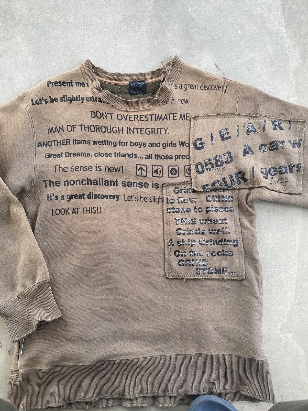 Japanese Brand VINTAGE TOCTOC DISTRESSED PATCH SWEATSHIRT Size US M / EU 48-50 / 2 - 2 Thumbnail
