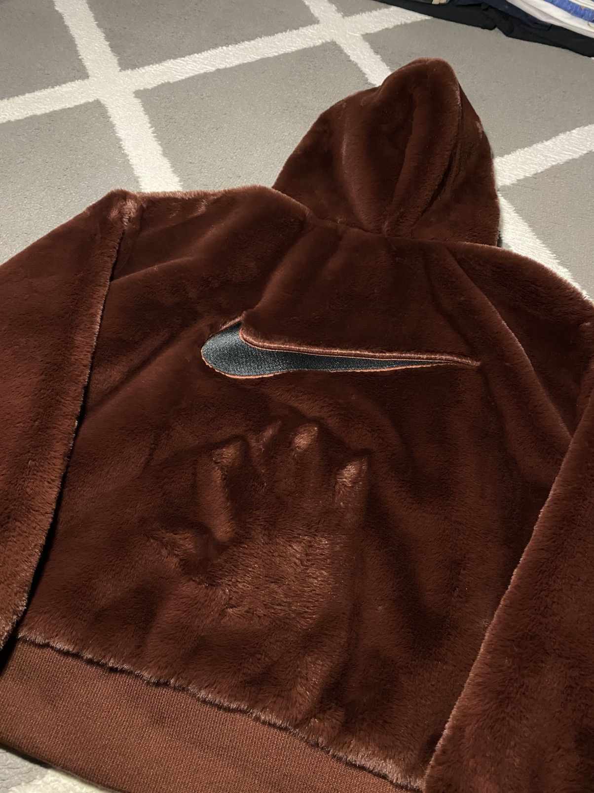 Nike Nike Essentials Faux Fur Swoosh Bomber Jacket women’s M BNWT Size M / US 6-8 / IT 42-44 - 7 Thumbnail