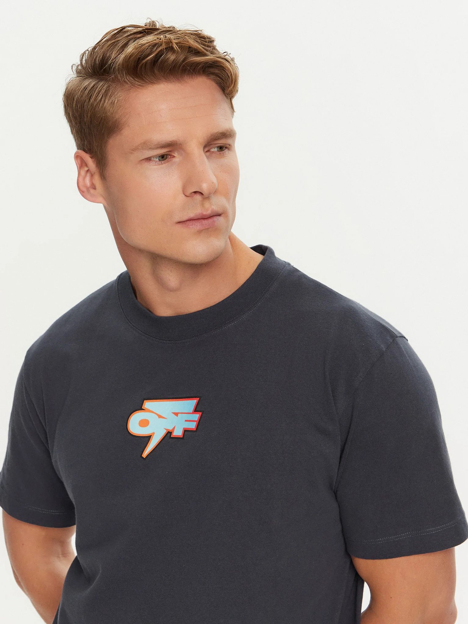 Off-White o1gr1nt1124 Degradé Thund Slim S/S T-Shirt in Outer Space Size US XS / EU 42 / 0 - 4 Thumbnail