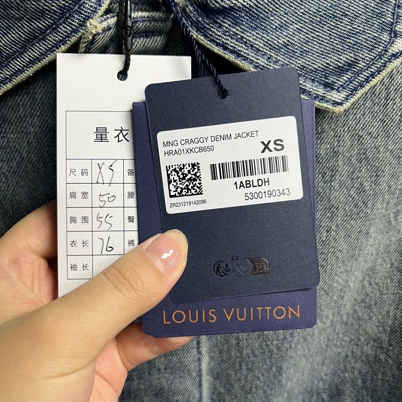 Louis Vuitton Louis Vuitton Blue Brand Logo Embossed Single Breasted Sho Size US XS / EU 42 / 0 - 2 Thumbnail