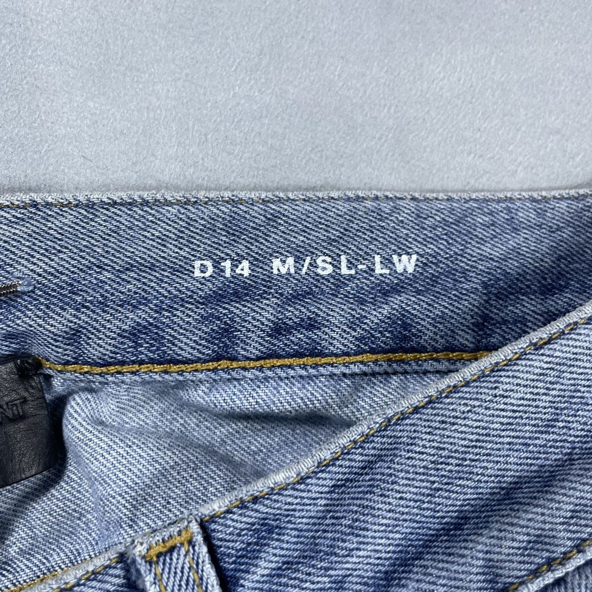Saint Laurent Paris SAINT LAURENT PARIS AW17 D14 RIPPED DENIM PANTS Size US 31 - 8 Thumbnail