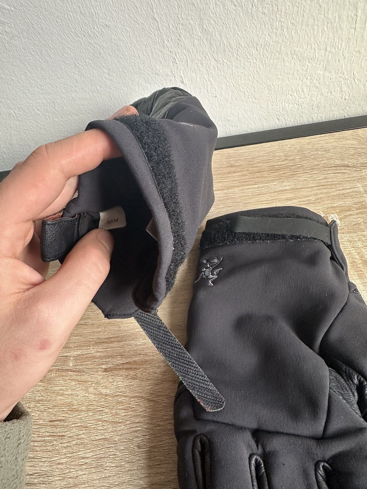 Arc'teryx Arzteryx Gloves Size 32 - 5 Thumbnail