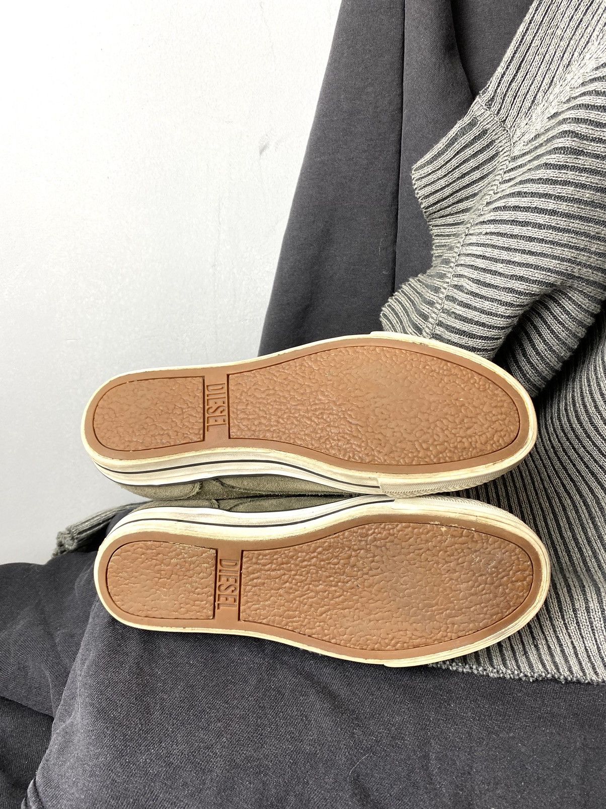 Diesel Vintage Diesel High Top Design Suede Sneakers Size US 7.5 / IT 37.5 - 13 Thumbnail