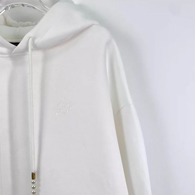 Louis Vuitton Louis Vuitton size 4l White logo monogrammed embroidered co Size US M / EU 48-50 / 2 - 3 Thumbnail