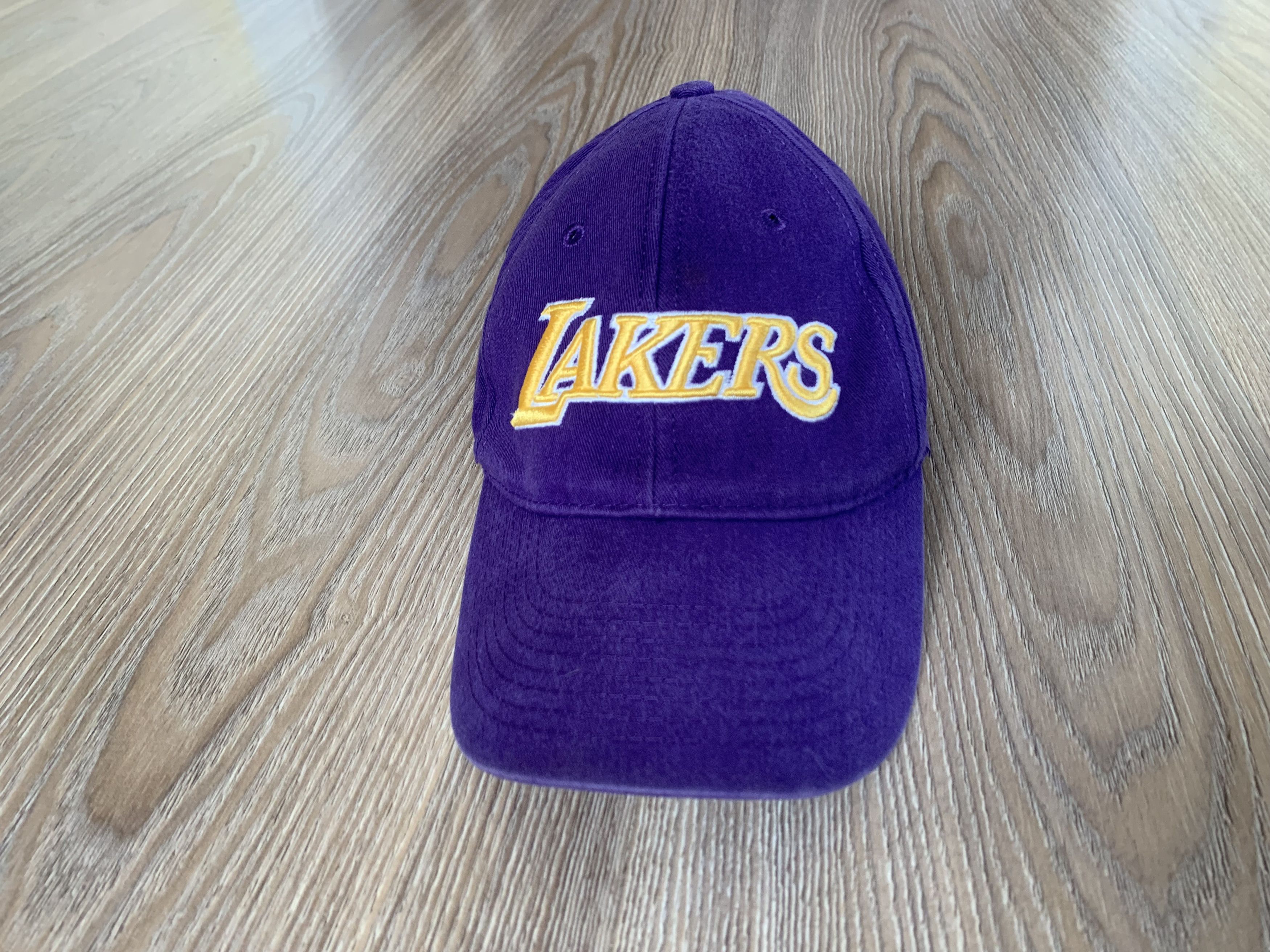Nike Youth Rare Nike Los Angeles Lakers NBA Baseball Cap Size ONE SIZE - 2 Thumbnail
