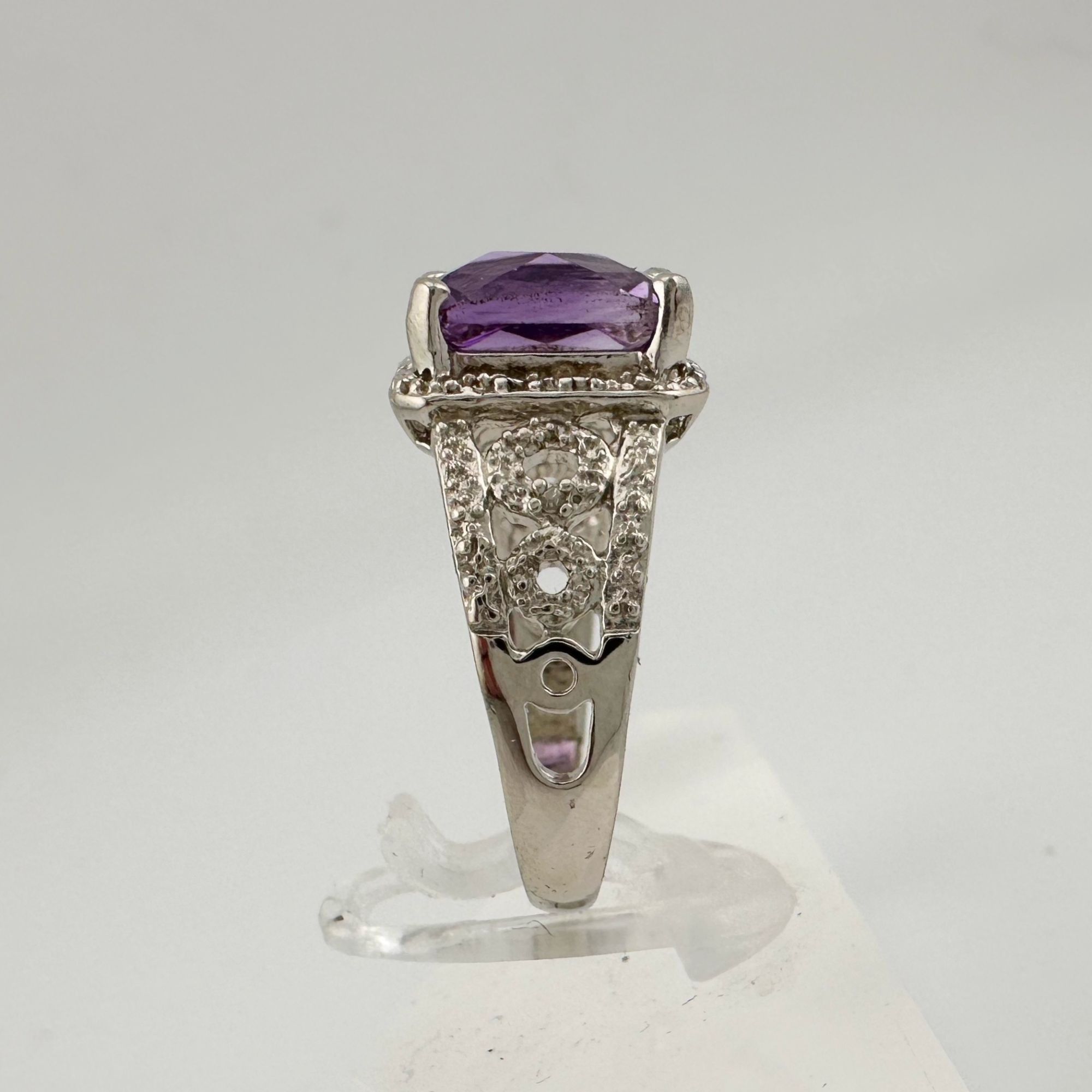 Other Beautiful Emerald Cut 2.25 Carat Amethyst Ring - Sz 8 Size ONE SIZE - 4 Thumbnail