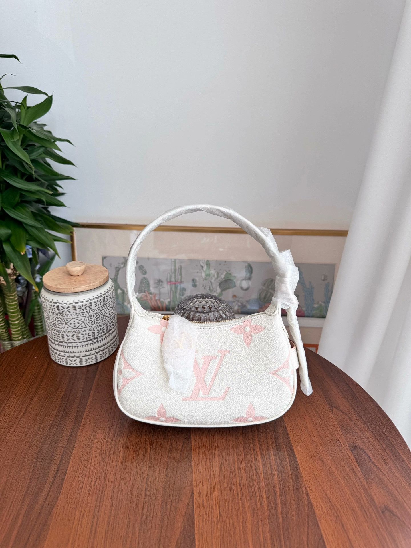 Louis Vuitton Pre-loved Bag Very good condition Size ONE SIZE - 1 Thumbnail