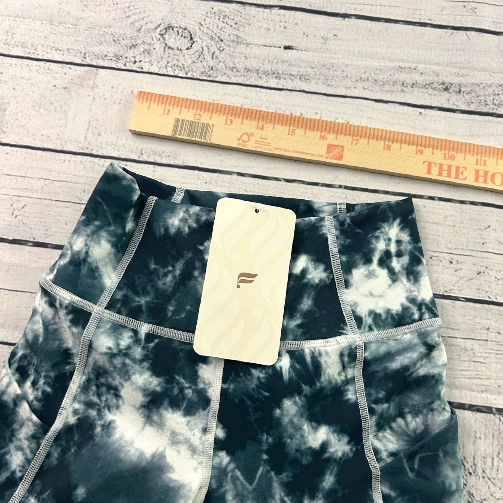 Fabletics Fabletics Oasis High Waisted Twist Leggings Women's XXS Gray White Nike? Size 24" / US 00 / IT 34 - 3 Thumbnail