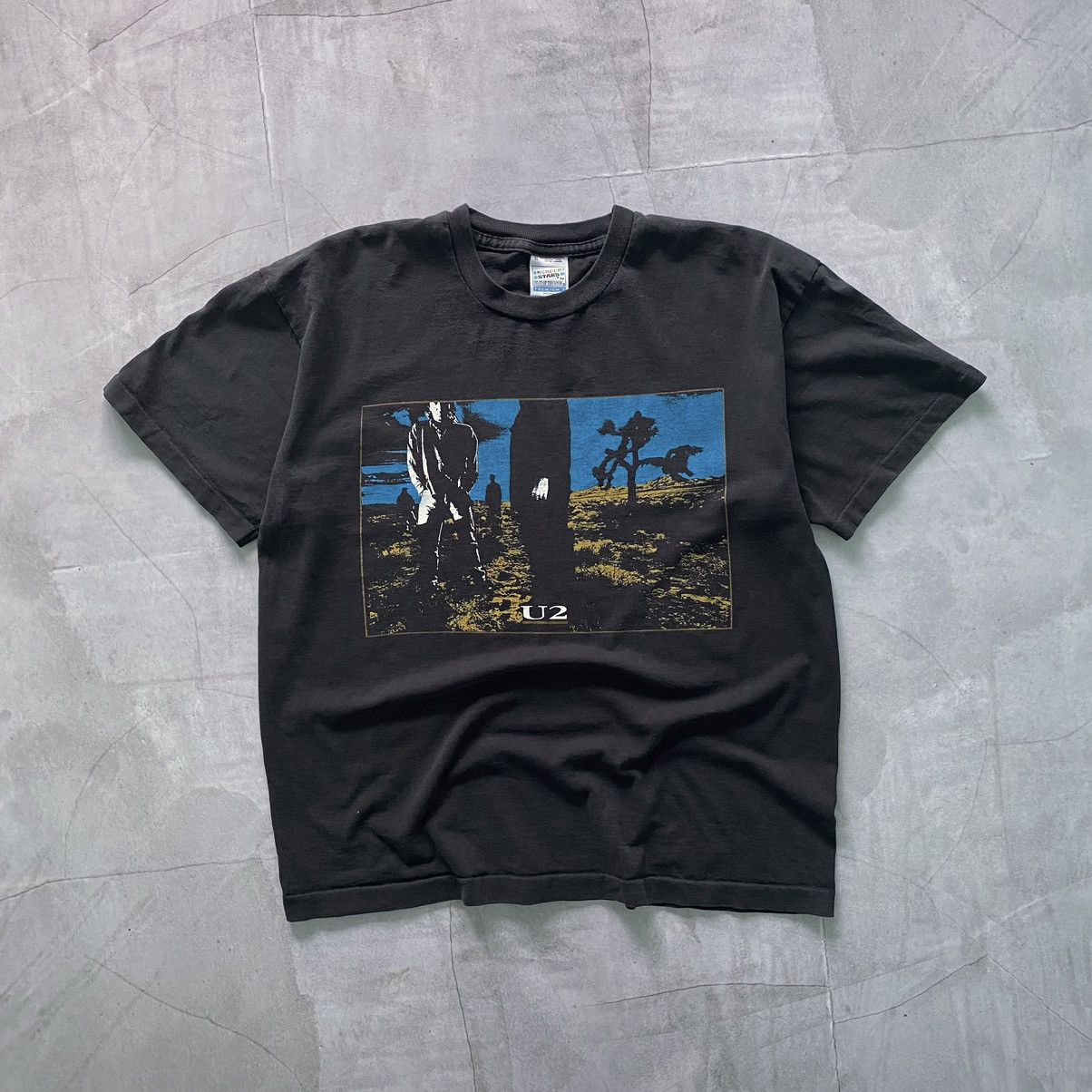 Vintage U2 Vintage Rare Logo T-shirt Rammstein Style Size US XL / EU 56 / 4 - 1 Thumbnail