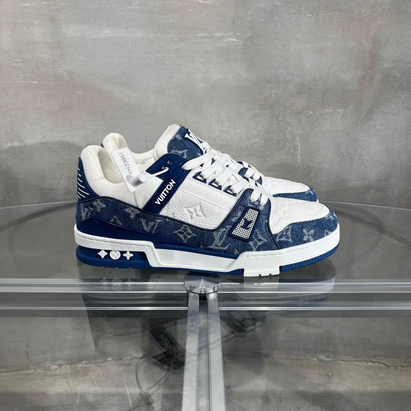 Louis Vuitton LV Trainer White Blue Denim UK8 (42) Tried On Only Size US 8 / EU 41 - 4 Thumbnail