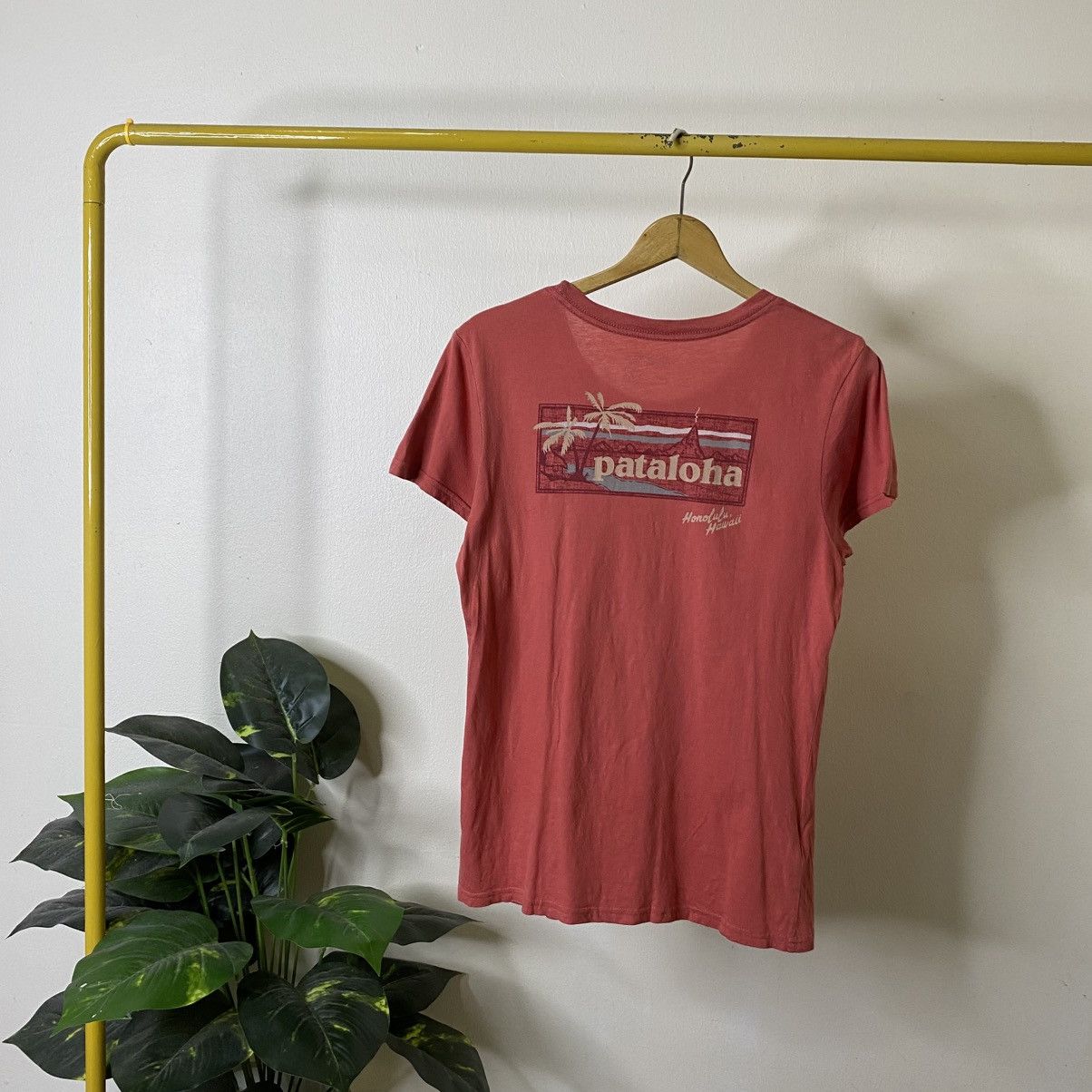 Patagonia Patagonia Pataloha Surf Women T Shirt Size S / US 4 / IT 40 - 1 Thumbnail