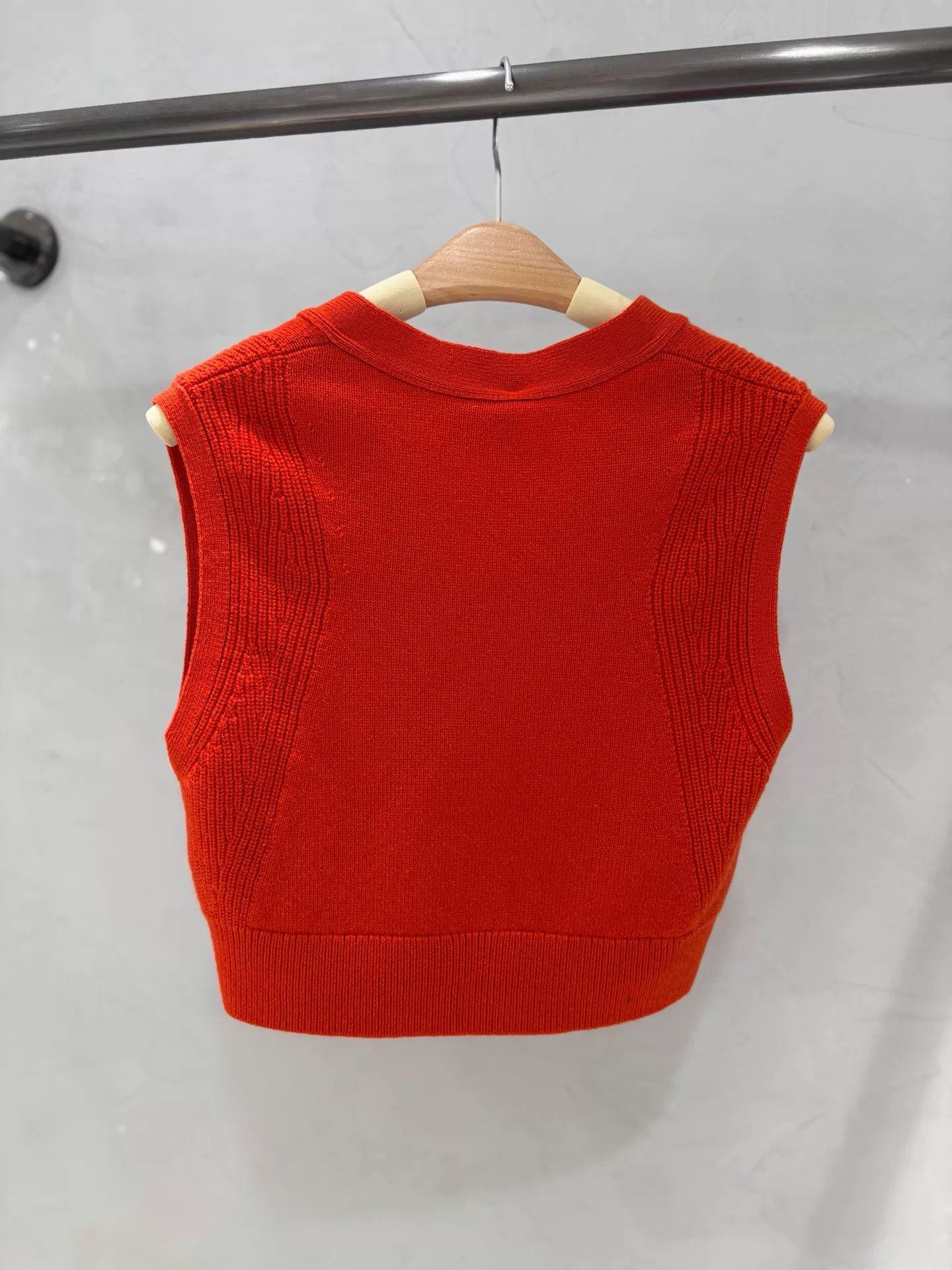 Hermes Hermes Orange Cashmere Sleeveless Vest NWT FR 36 Size XS / US 0-2 / IT 36-38 - 5 Thumbnail