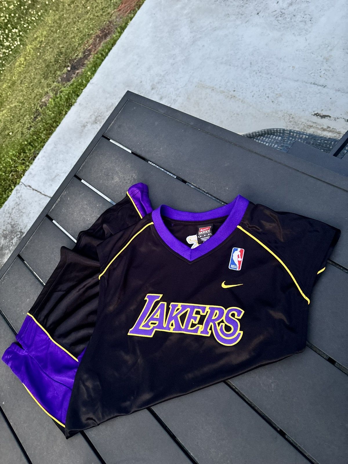 Nike Vintage 90s Nike Team Los Angeles Lakers Warm-Up NBA Jersey Size US M / EU 48-50 / 2 - 6 Thumbnail