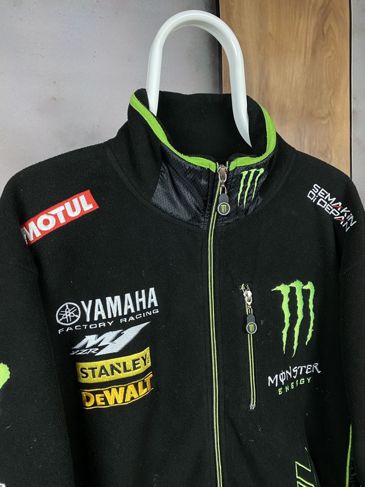 Yamaha 🏁VTG Jacket Fleece Monster Yamaha Tech 3 Official Racing🏁 Size US L / EU 52-54 / 3 - 4 Thumbnail