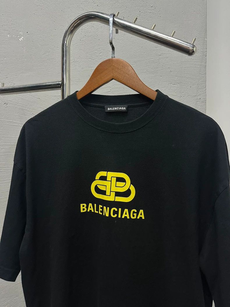 Balenciaga Balenciaga Deduction with yellow lock and short sleeve loc Size US M / EU 48-50 / 2 - 2 Thumbnail