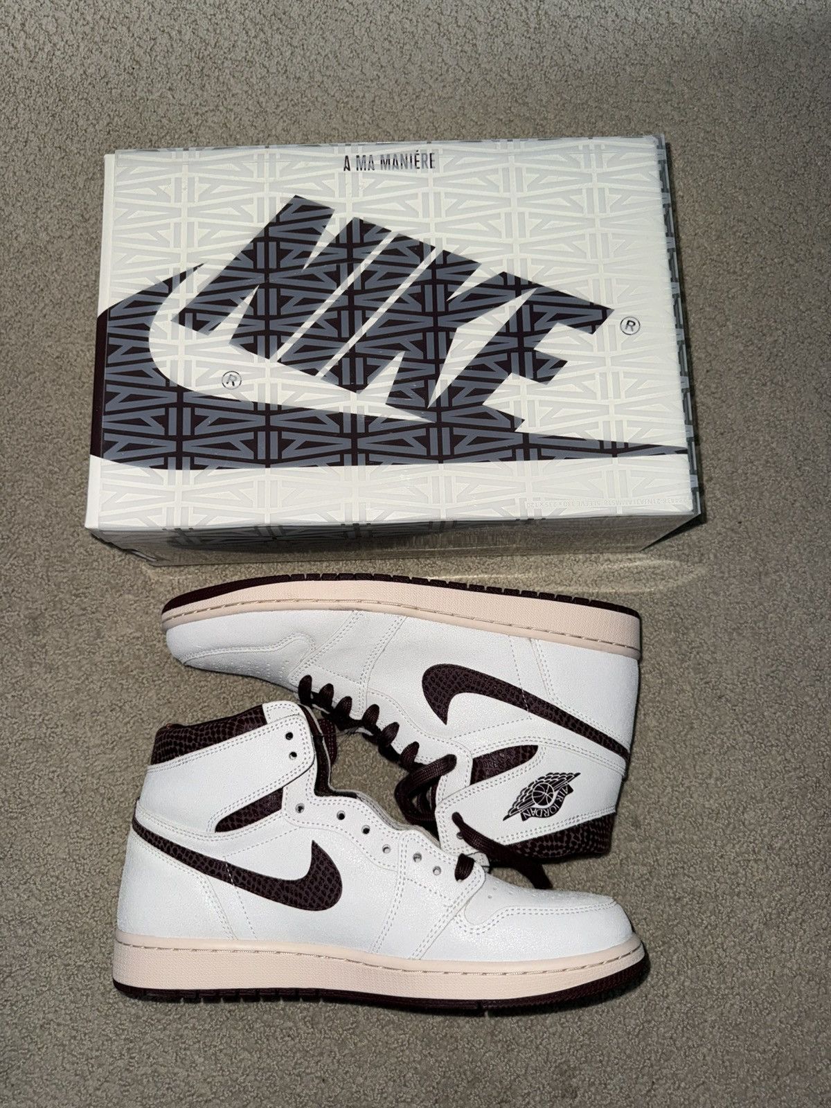 A Ma Maniere × Jordan Brand Jordan 1 Retro High OG Size US 12 / EU 45 - 7 Thumbnail