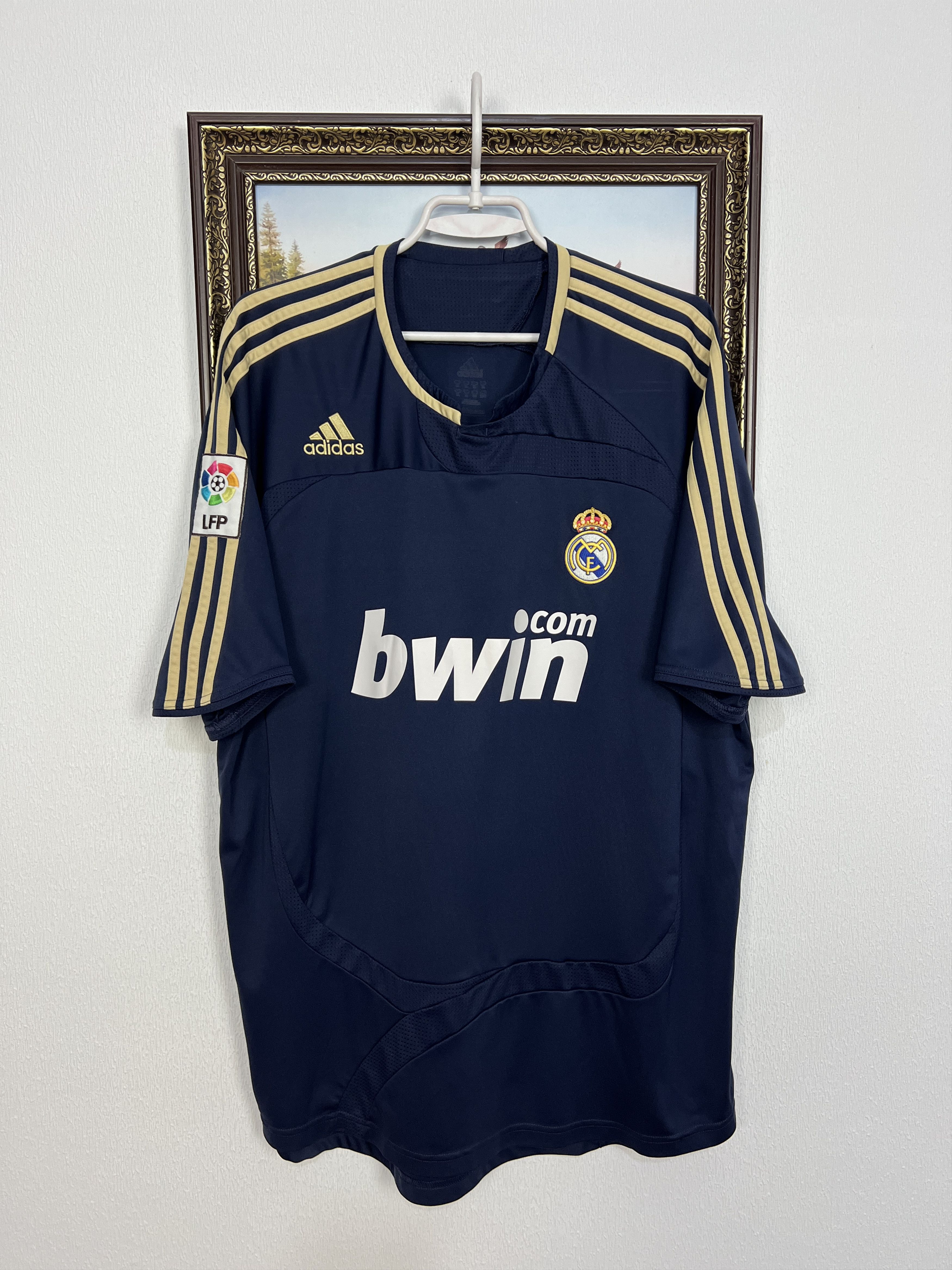 Adidas Real Madrid football shirt Soccer Jersey Camiseta Trikot Size US XL / EU 56 / 4 - 1 Thumbnail