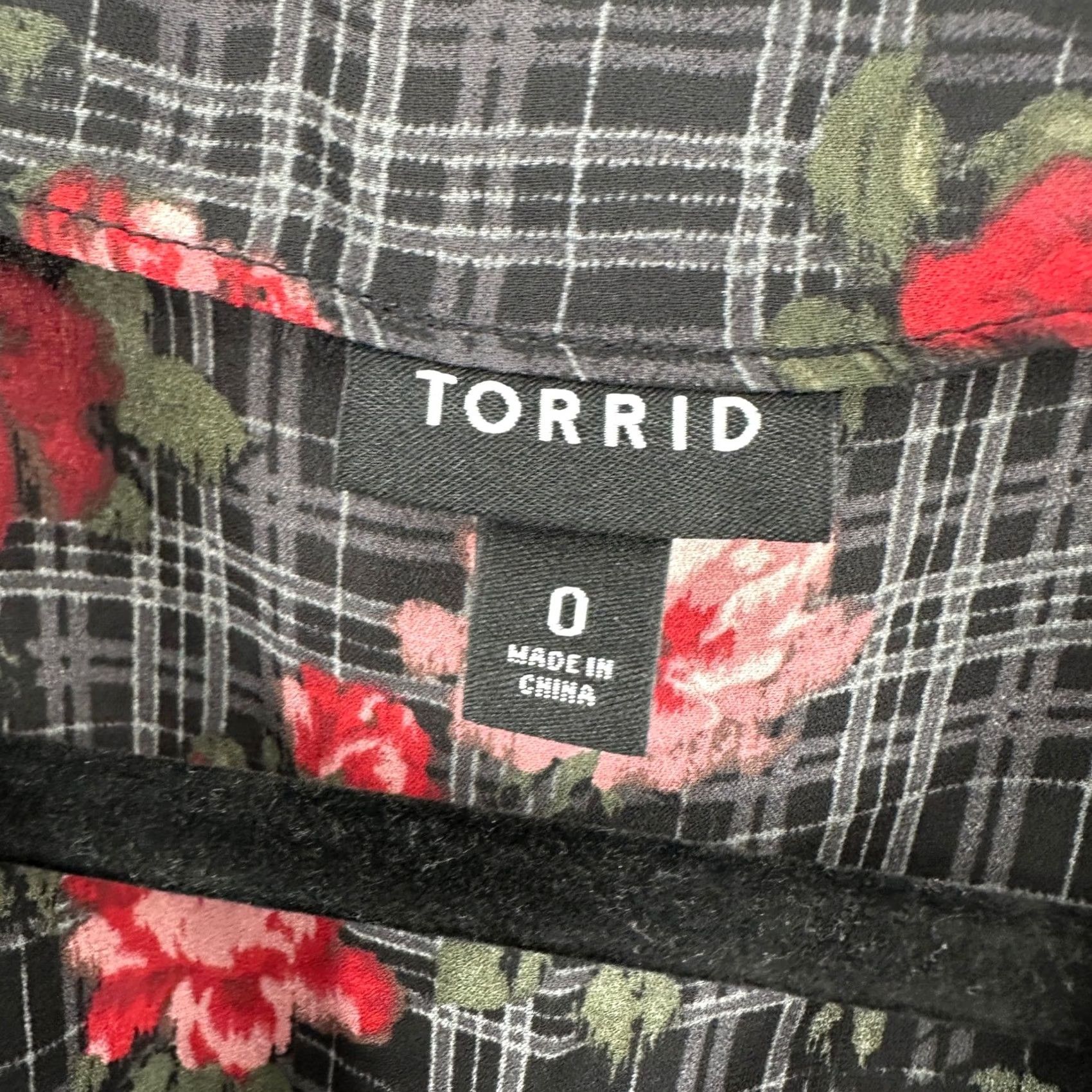 Torrid Torrid Wrap Dress Chiffon Blouse Floral Plaid V-Neck 3/4 Sleeve Tie High-Low Ruffle Multicolor Black Red Grey Size L Womens Regular Size L / US 10 / IT 46 - 4 Thumbnail