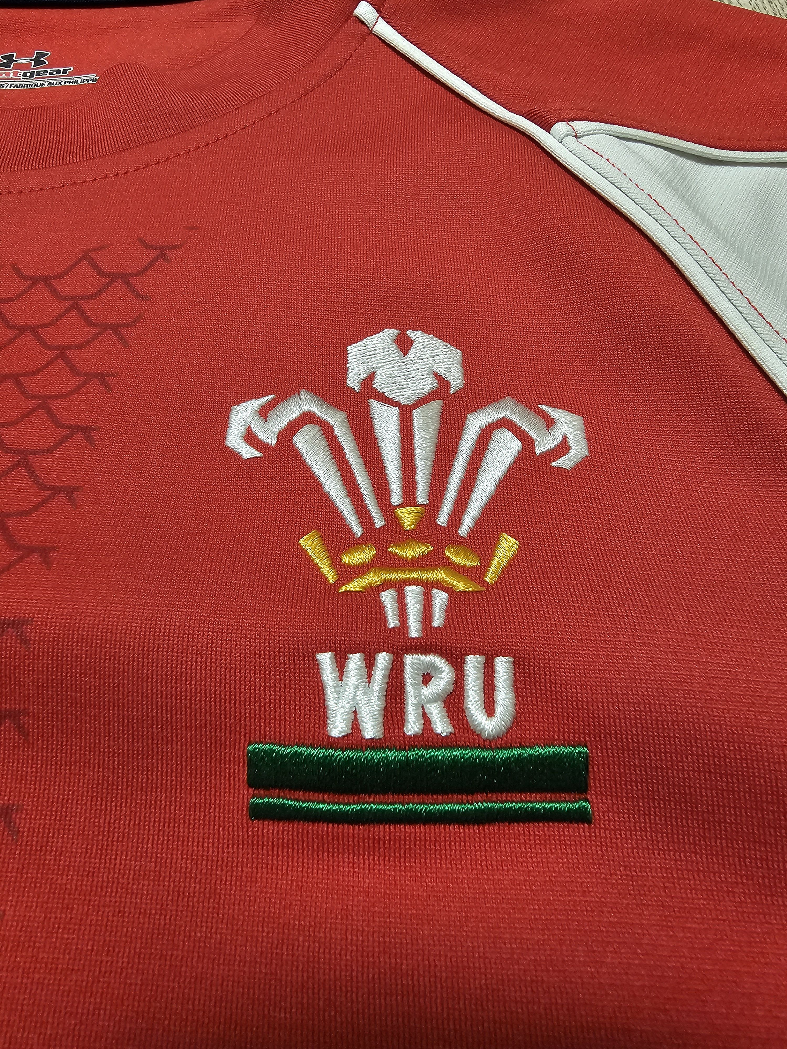 Under Armour WALES RUGBY JERSEY LONG HOME 2010 SHIRT WRU RUGBY JERSEY RED Size US S / EU 44-46 / 1 - 4 Thumbnail