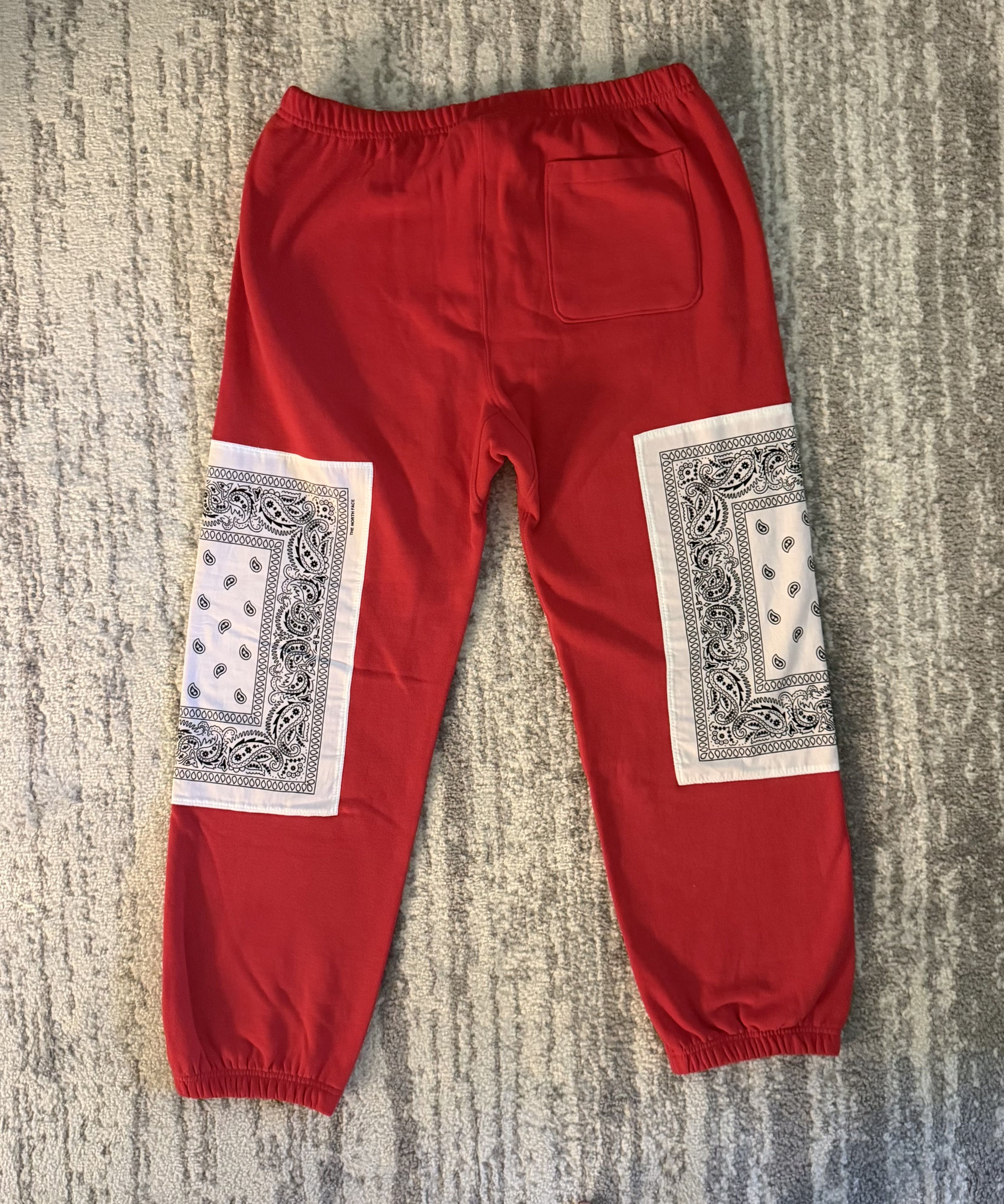 Supreme × The North Face Supreme x The North Face Bandana Sweatpants New With Tags Size US 32 / EU 48 - 2 Thumbnail
