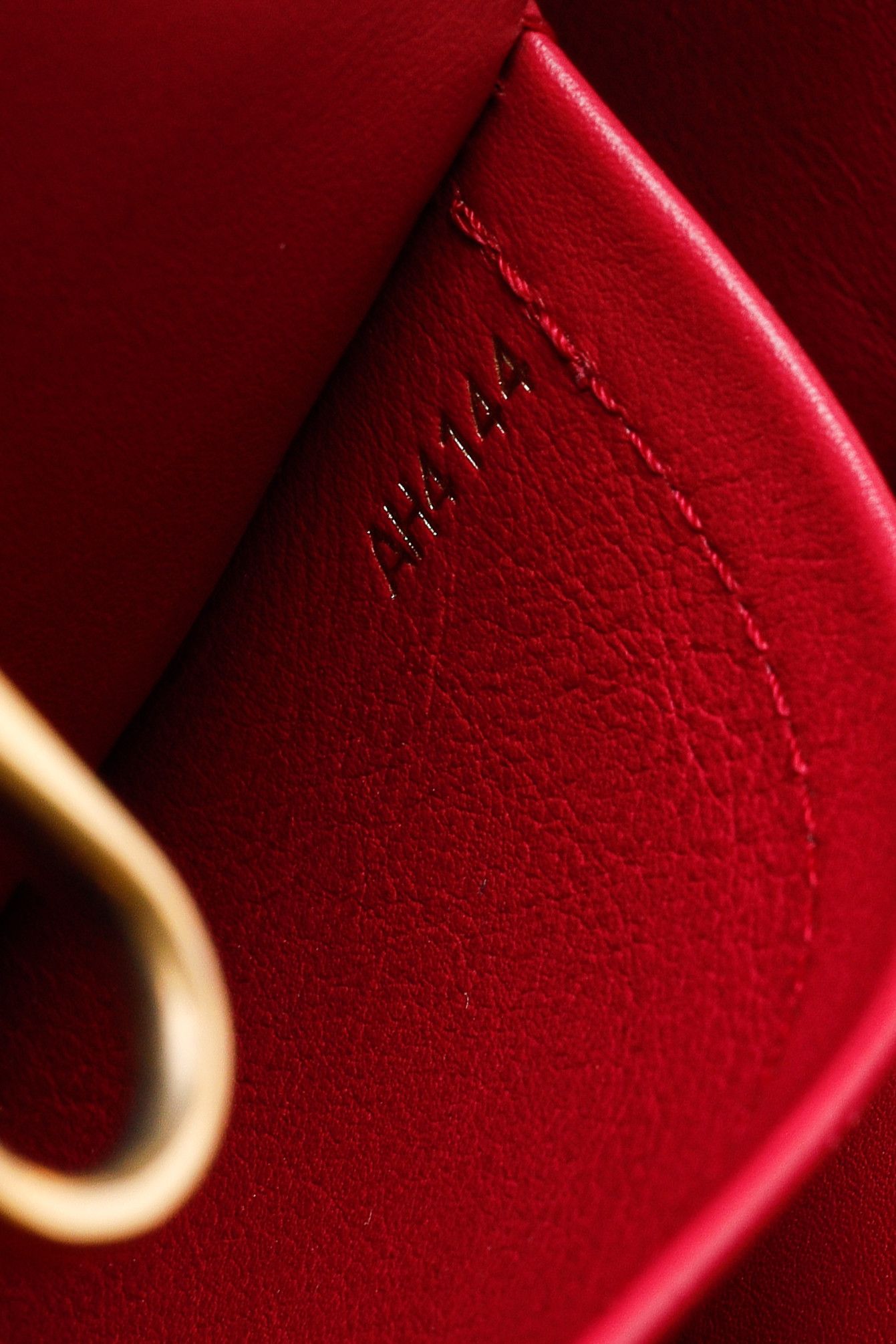 Louis Vuitton Louis Vuitton Capucines MM Taurillon Leather Satchel Size ONE SIZE - 12 Thumbnail