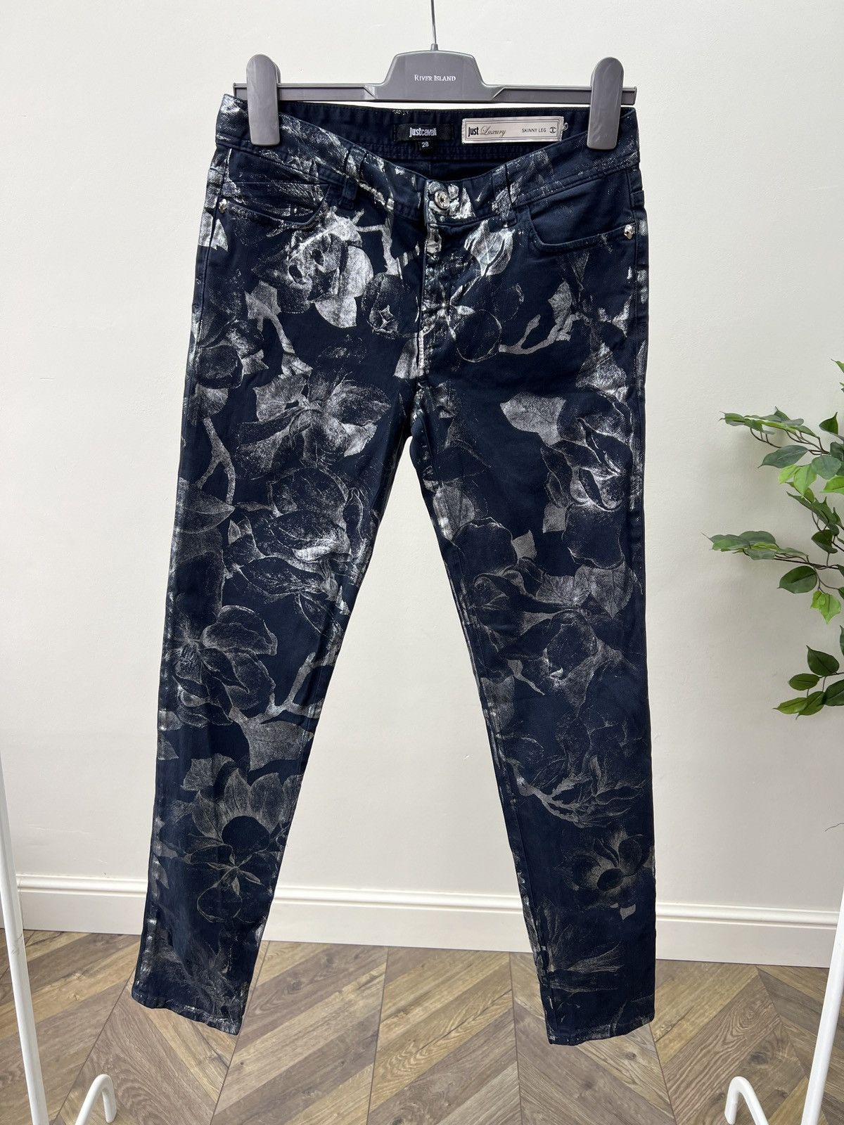 Just Cavalli Vintage Just Cavalli Skinny Fit women’s Pants Floral Print Size 28" / US 6 / IT 42 - 1 Thumbnail