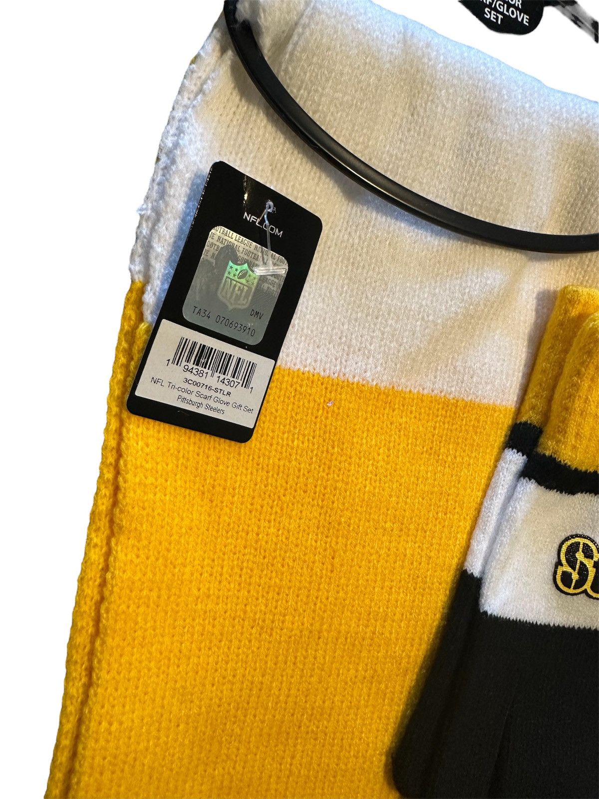 NFL NFL NEW Steelers Logo Scarf and Gloves Set NWT Size ONE SIZE - 2 Thumbnail