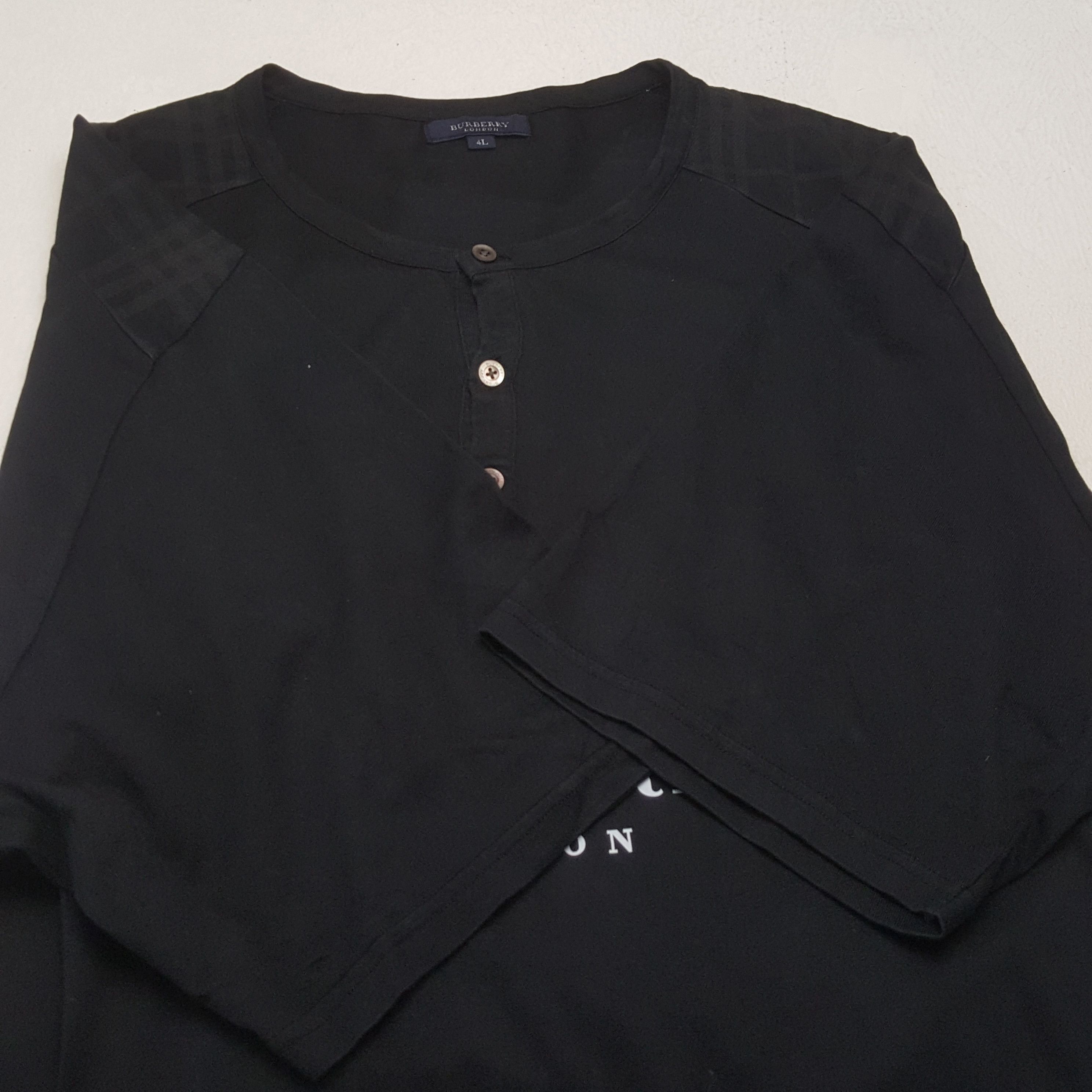 Burberry × Vintage Vintage BURBERRY LONDON Fashion Brand T-shirt C285N9 Size US XL / EU 56 / 4 - 9 Thumbnail