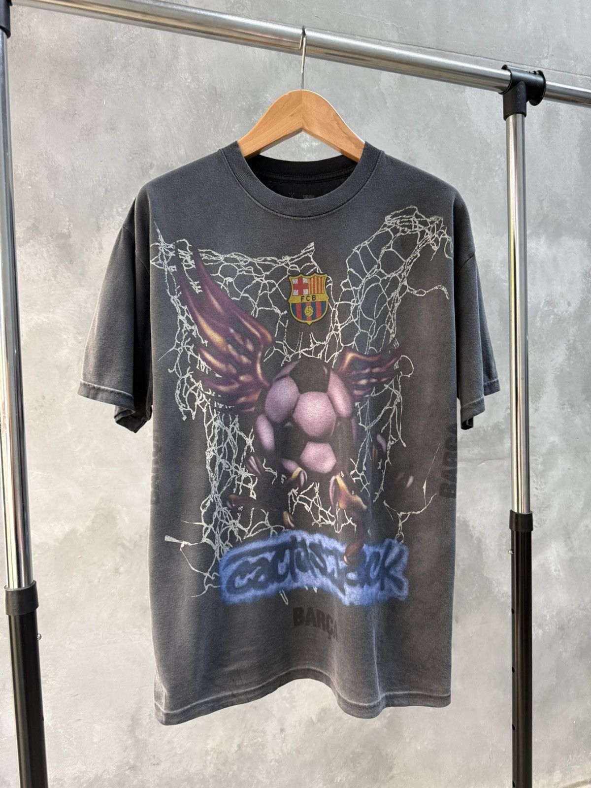 Nike × Travis Scott Travis Scott × FC Barcelona Washed Spray Logo Tee Size US L / EU 52-54 / 3 - 2 Thumbnail
