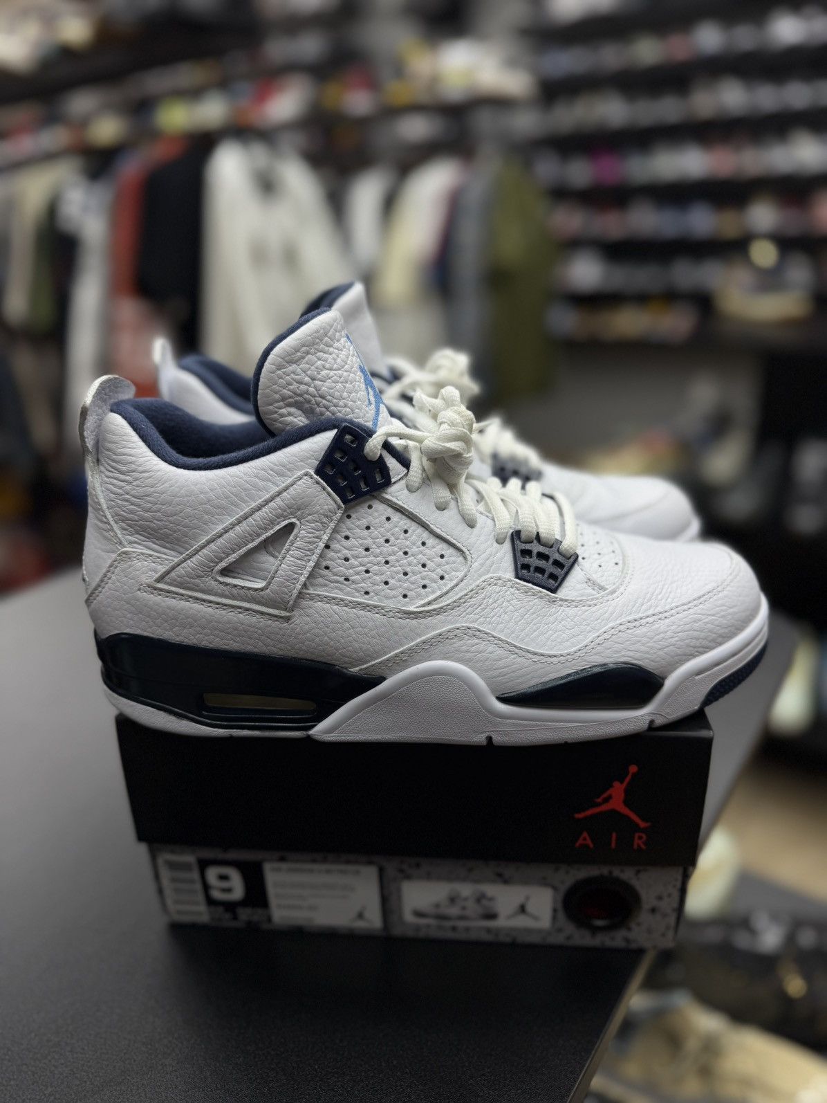 Nike Nike Jordan 4 Columbia (2015) Size 9 Pre Owned 🧼 Size US 9 / EU 42 - 13 Thumbnail