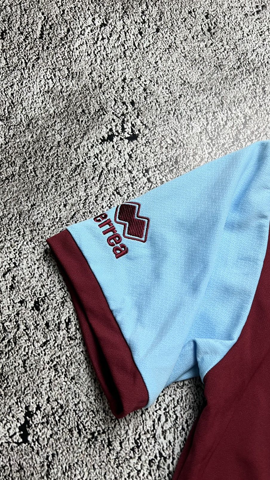 Errea 2009-2010 50 years anniversary Burnley errea jersey Size US S / EU 44-46 / 1 - 5 Thumbnail