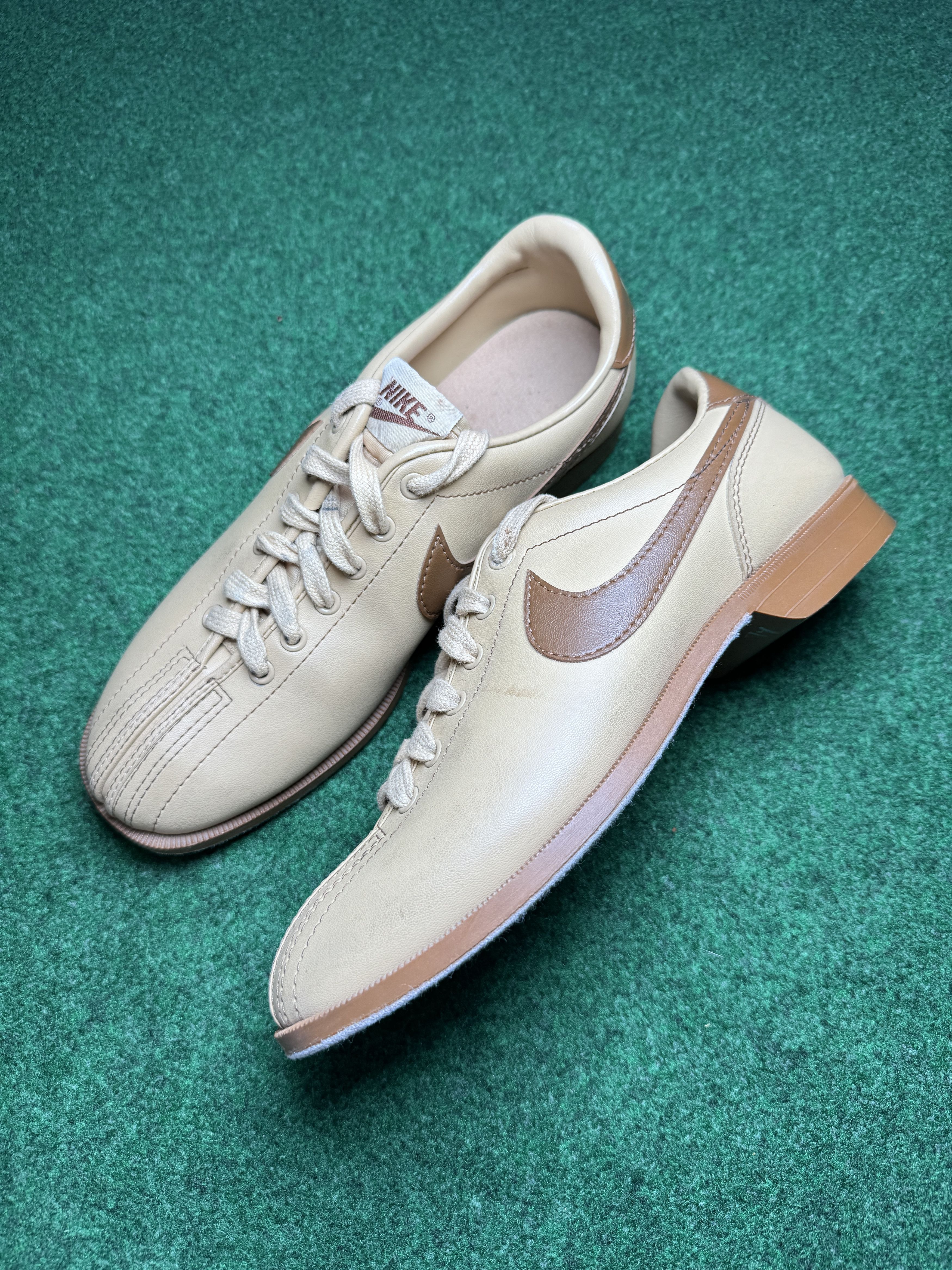image of 80's Nike Split Toe Brown Men’S 7 Bowling Shoes in Tan, Men's