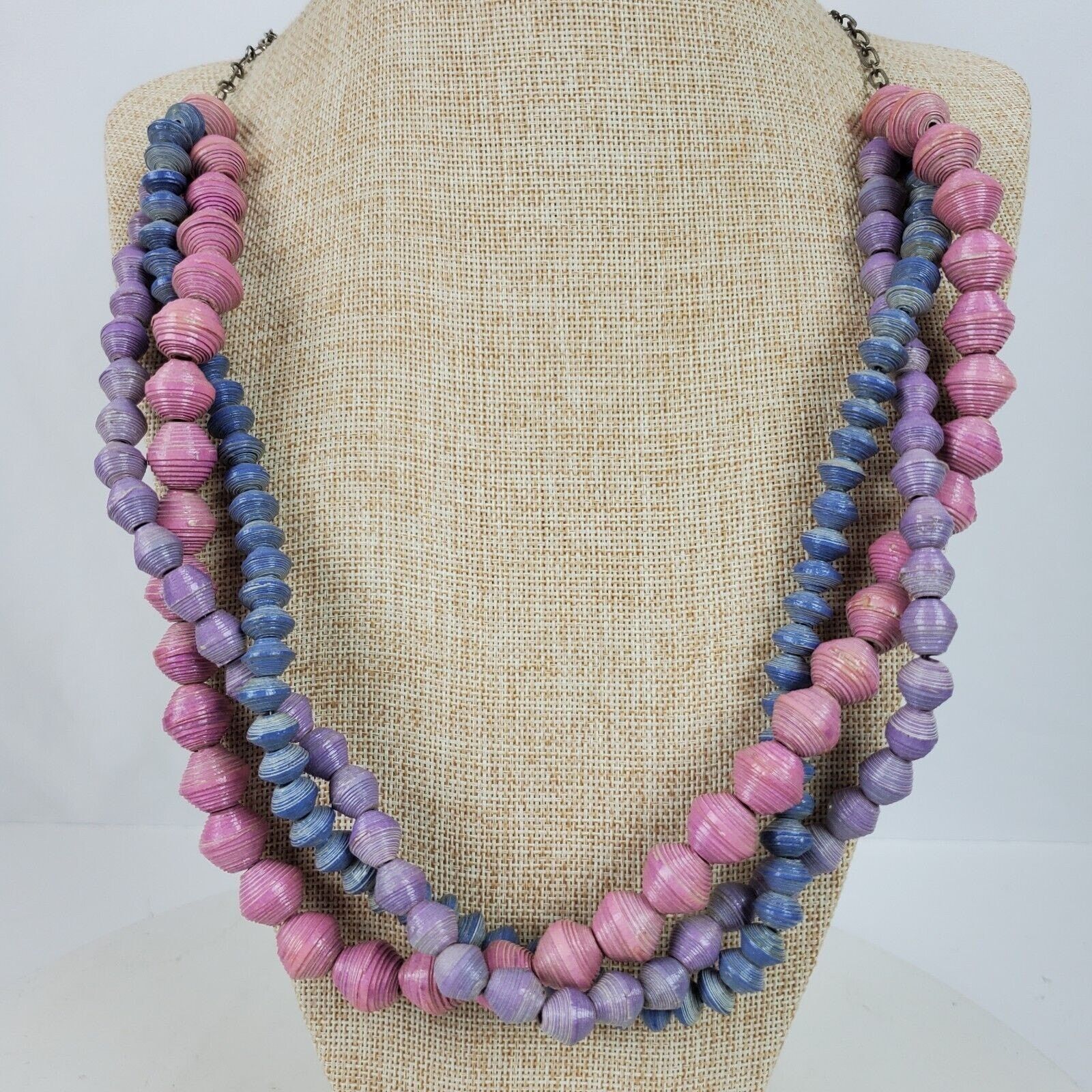 The Unbranded Brand Casual Career Paper Bead Necklace 36 Inch Pink Lavender Blue Size ONE SIZE - 1 Thumbnail