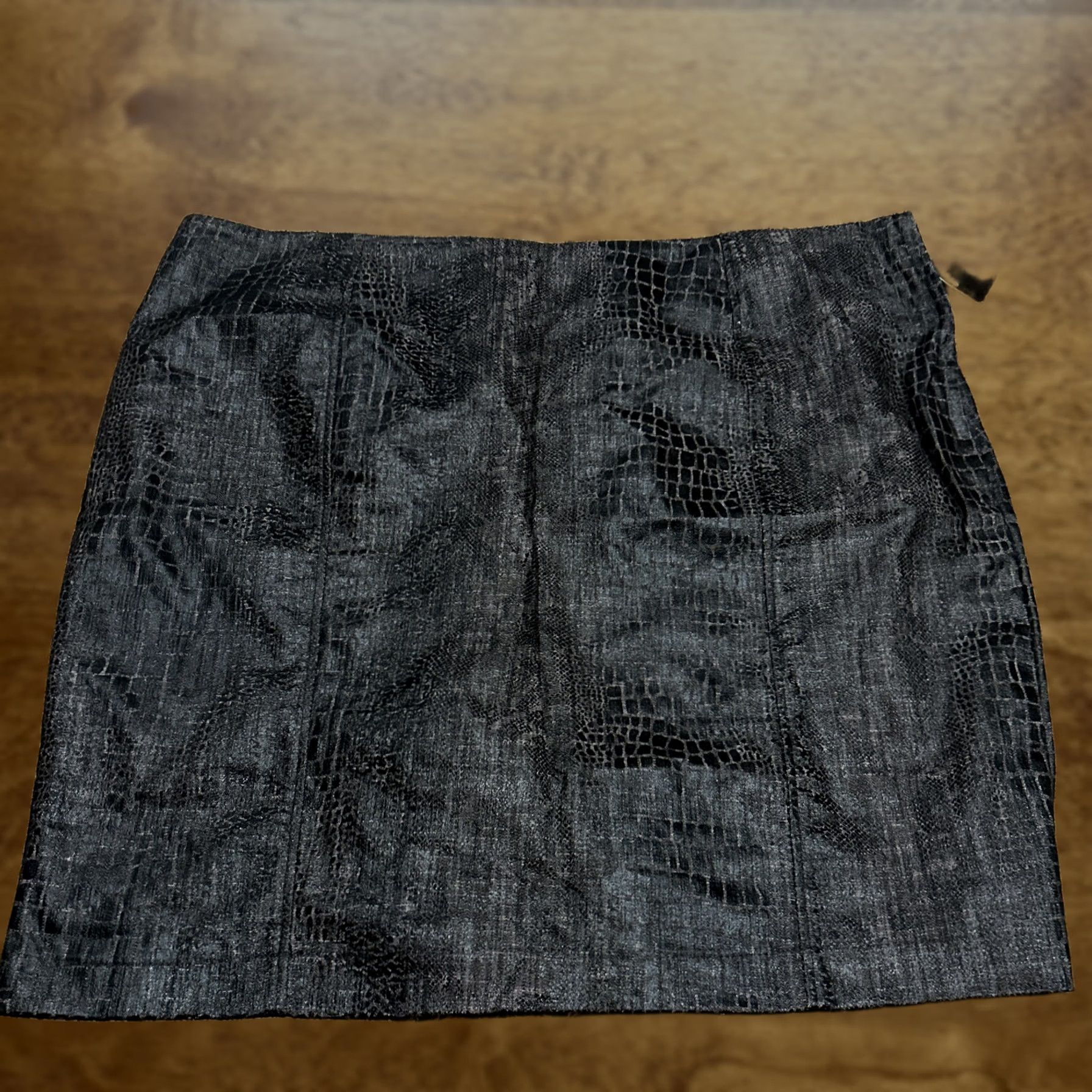 Vintage D.F.A. New York Women’s Skirt 24W Knee Length Snake Print Zipper Pencil Plus Size Black NWT Size 42" / US 20 - 1 Thumbnail