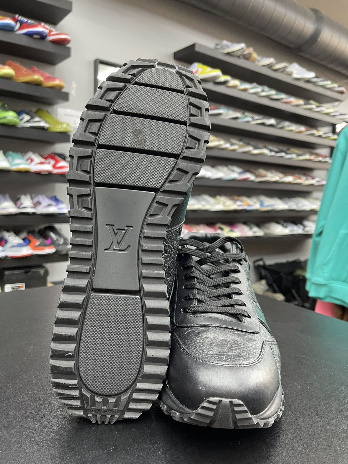 Louis Vuitton Size 10US/9LV - Louis Vuitton Run Away Sneakers Monogram Size US 10 / EU 43 - 9 Thumbnail