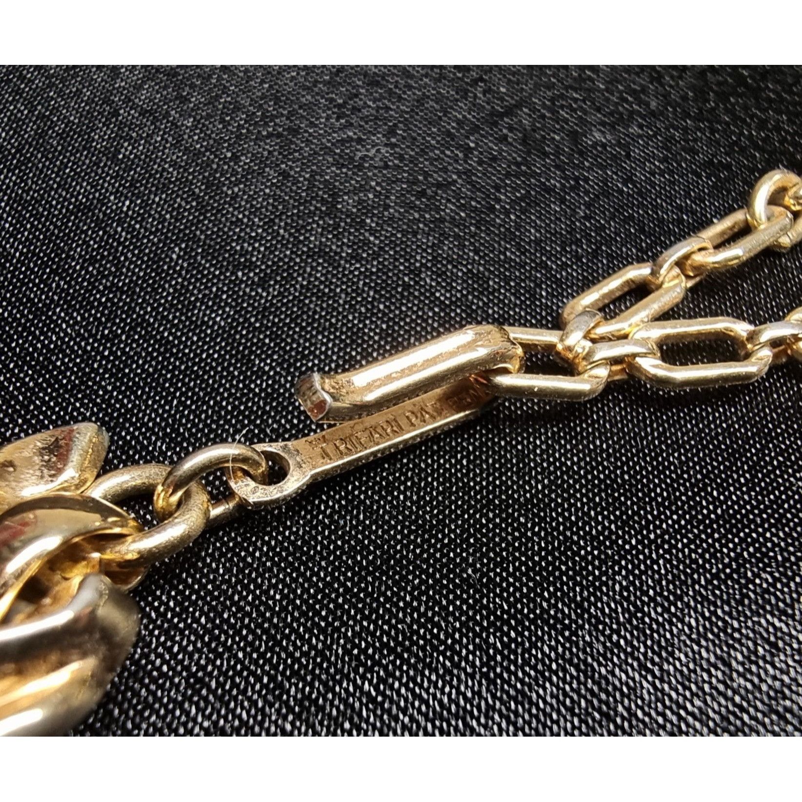 Vintage Vintage TRIFARI 1950s Gold-Tone Necklace With Textured Leaf Size ONE SIZE - 5 Thumbnail