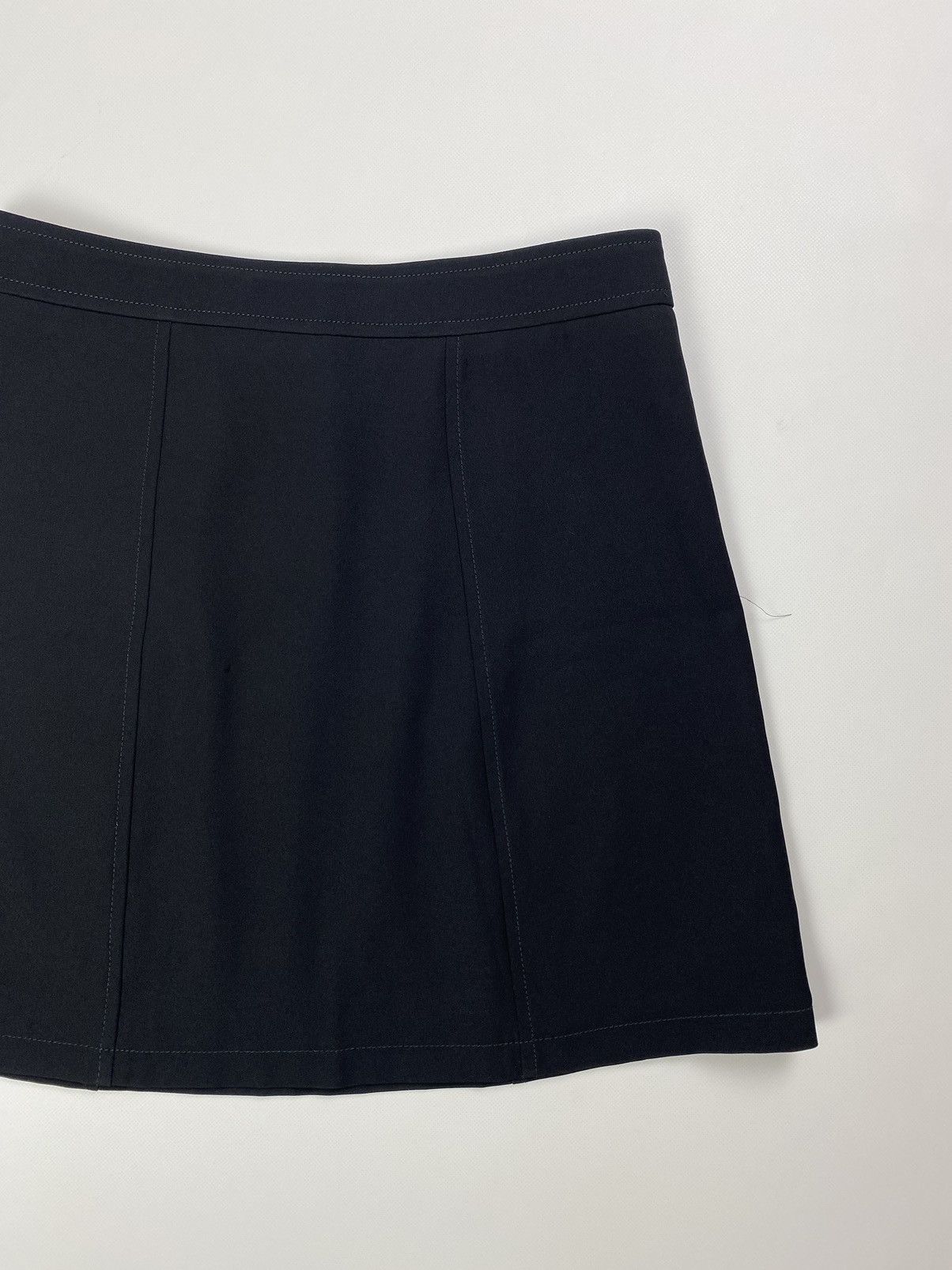 Louis Vuitton Lv Louis Vuitton Uniforms ladies skirt size 38 / M Size 26" / US 2 / IT 38 - 3 Thumbnail