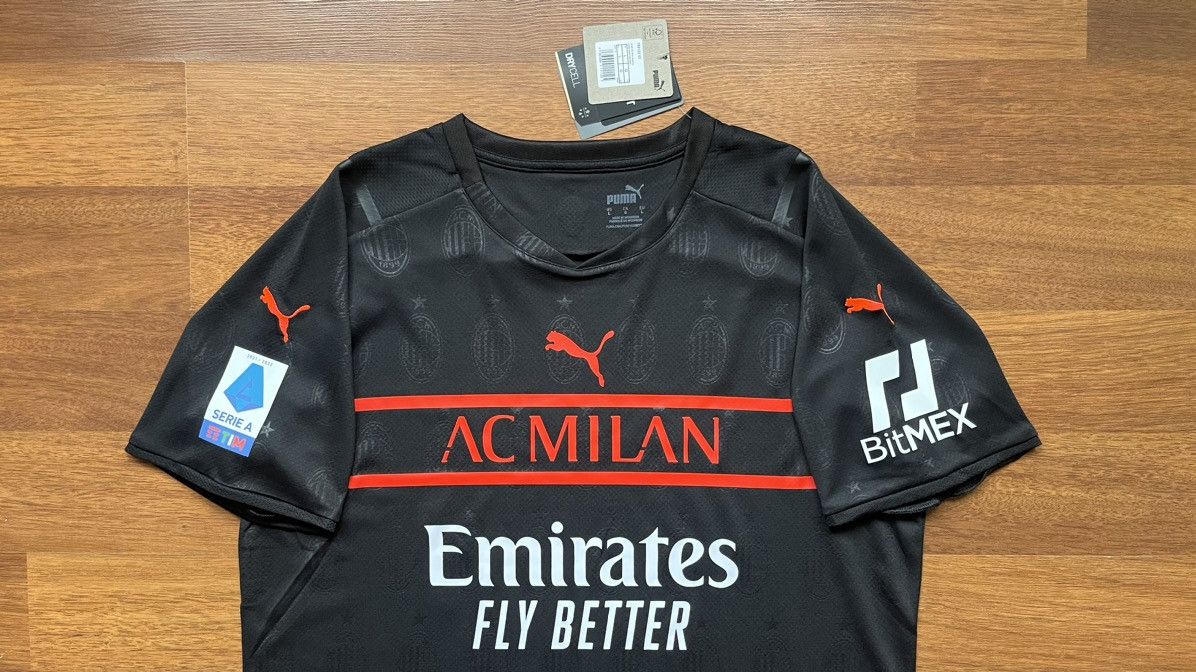 Puma × Vintage MILAN PUMA 2021/2022 FOOTBALL THIRD JERSEY #19 THEO Size US L / EU 52-54 / 3 - 9 Thumbnail