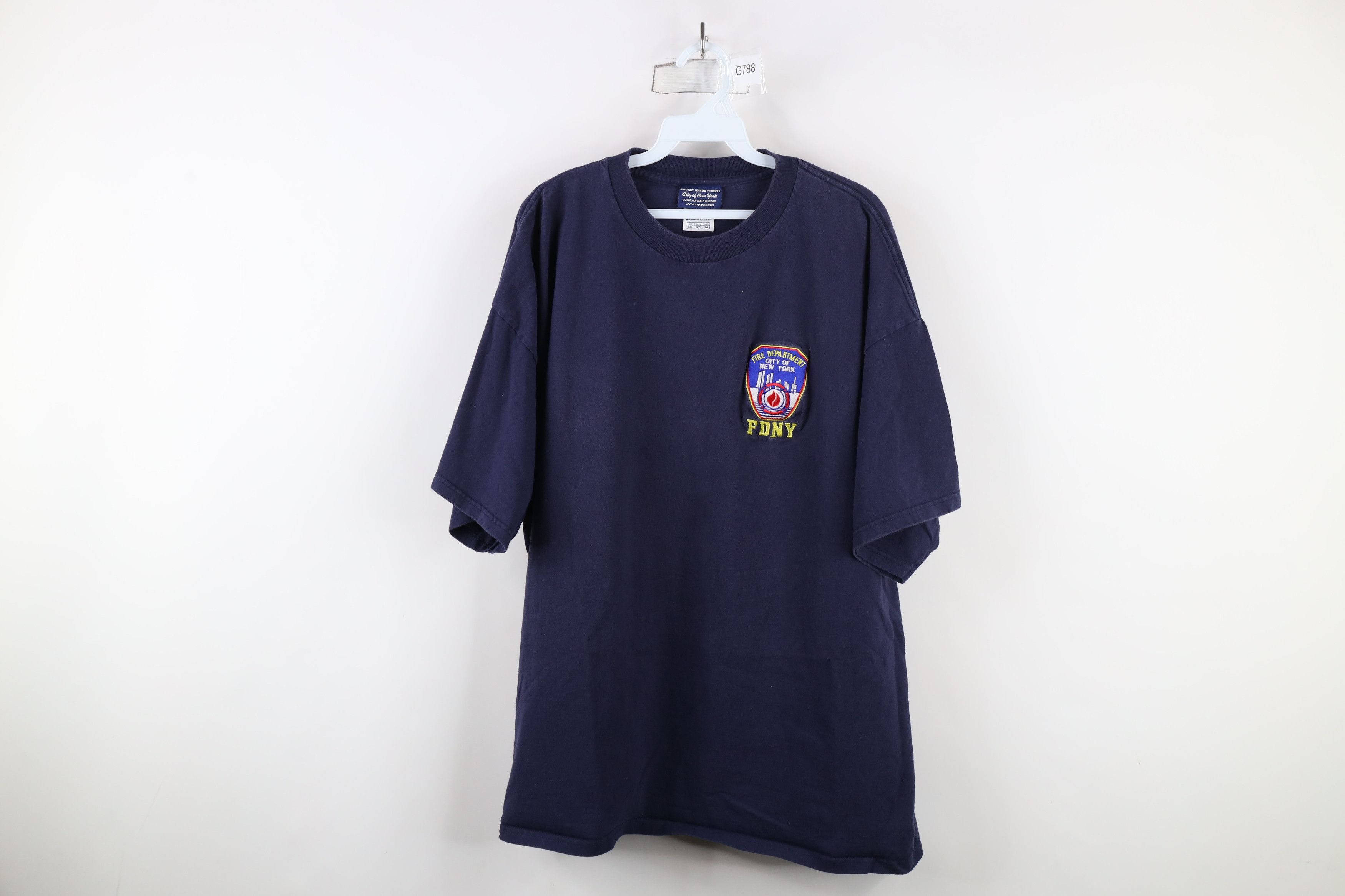 Vintage Vintage Y2K 2006 Spell FDNY Fire Department New York T-Shirt Size US XXL / EU 58 / 5 - 1 Thumbnail