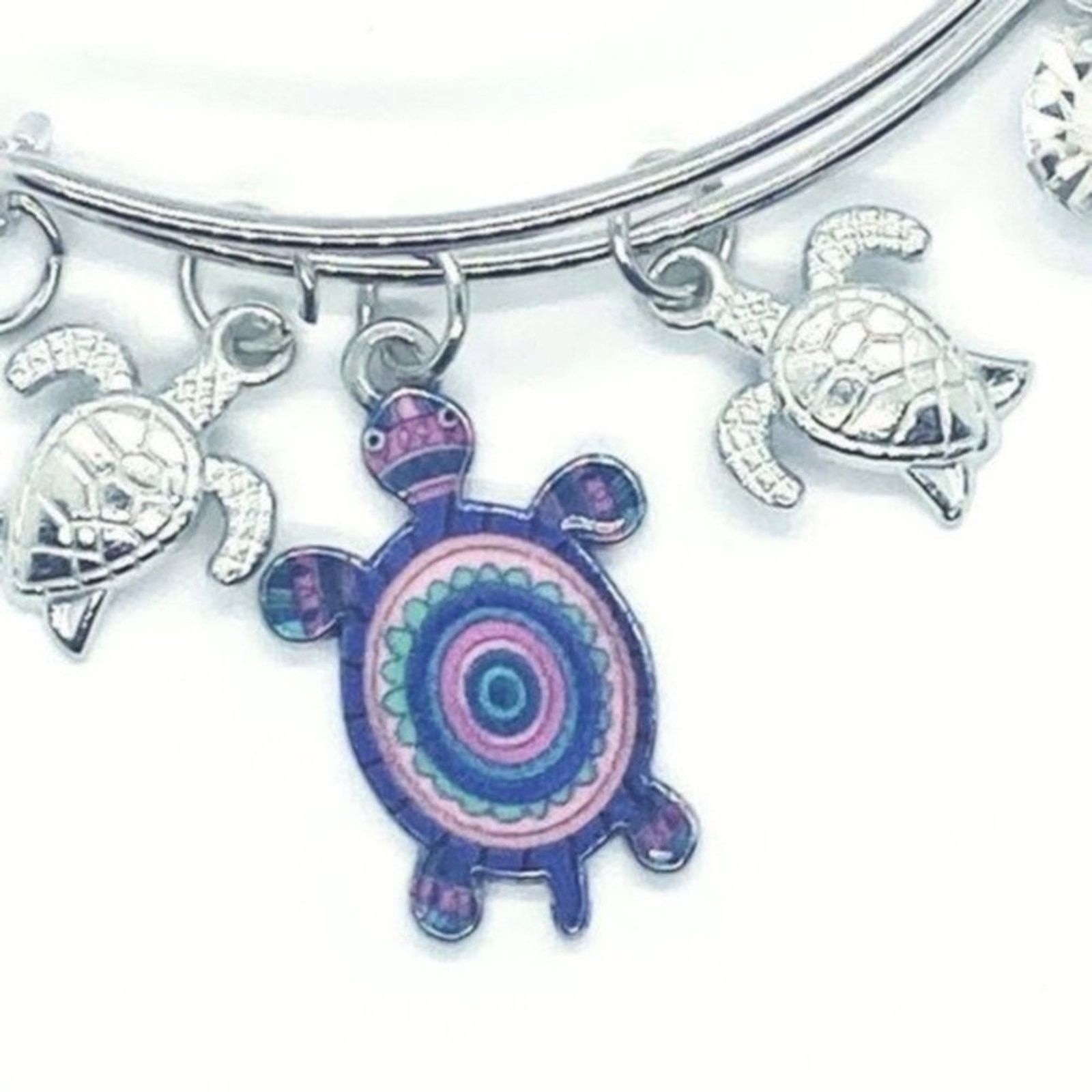 Other Beaded Sea Turtle Charm Colorful Bangle Bracelet Size ONE SIZE - 3 Thumbnail