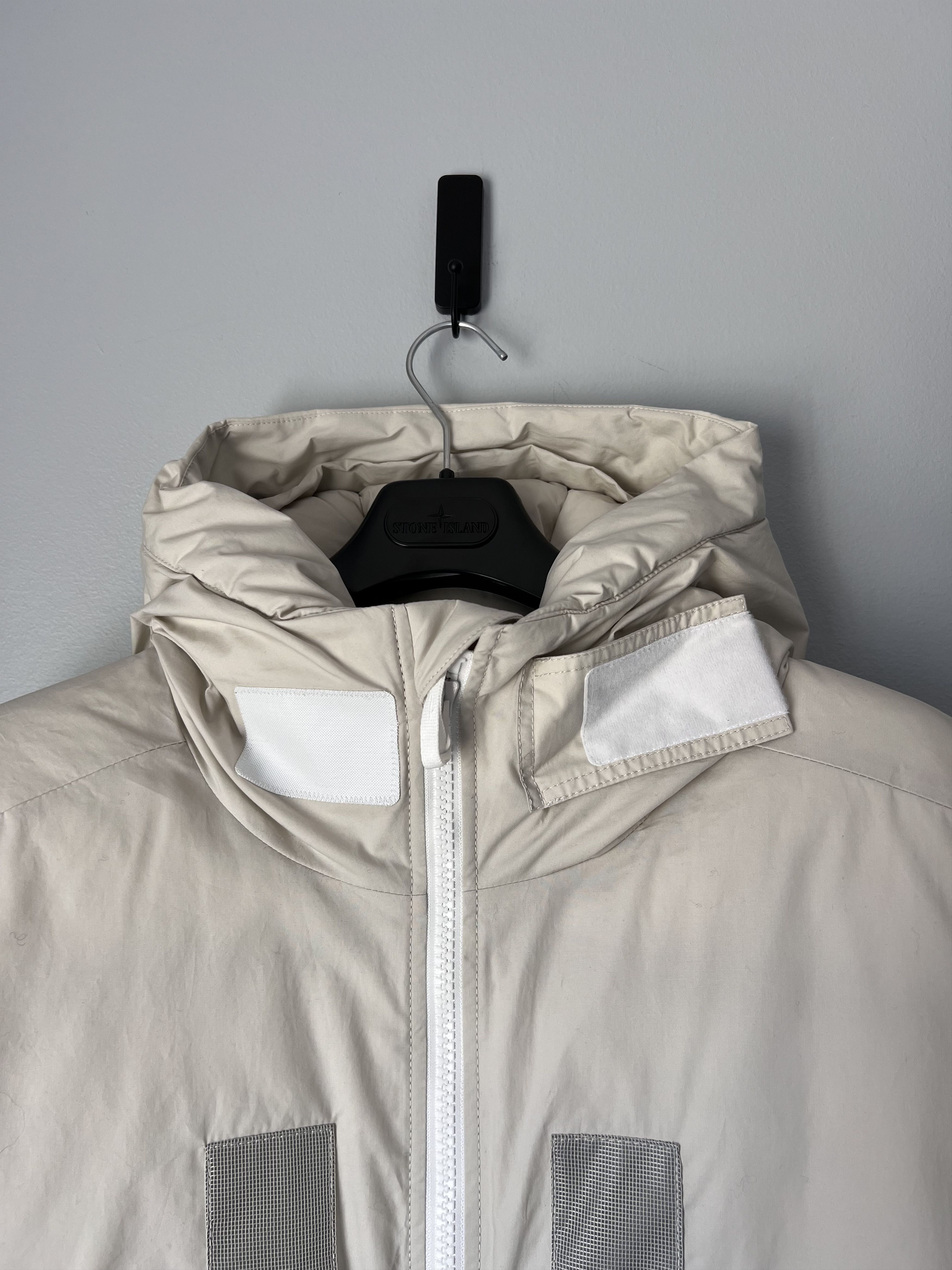 Stone Island Stone Island Marina Rubber Wax Poplin Down Coat in White Size US XL / EU 56 / 4 - 2 Thumbnail
