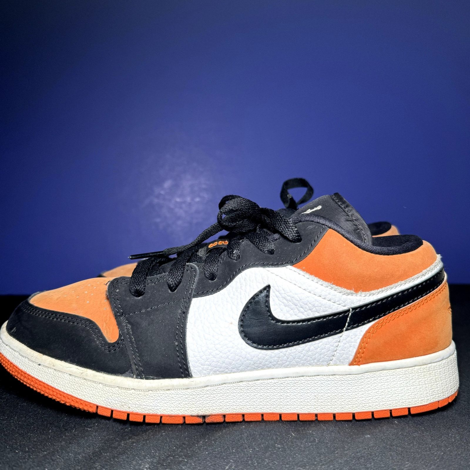 Jordan Brand × Nike Air Jordan 1 Low GS Shattered Backboard Men's Shoes - Size 7 Size US 7 / EU 40 - 8 Thumbnail