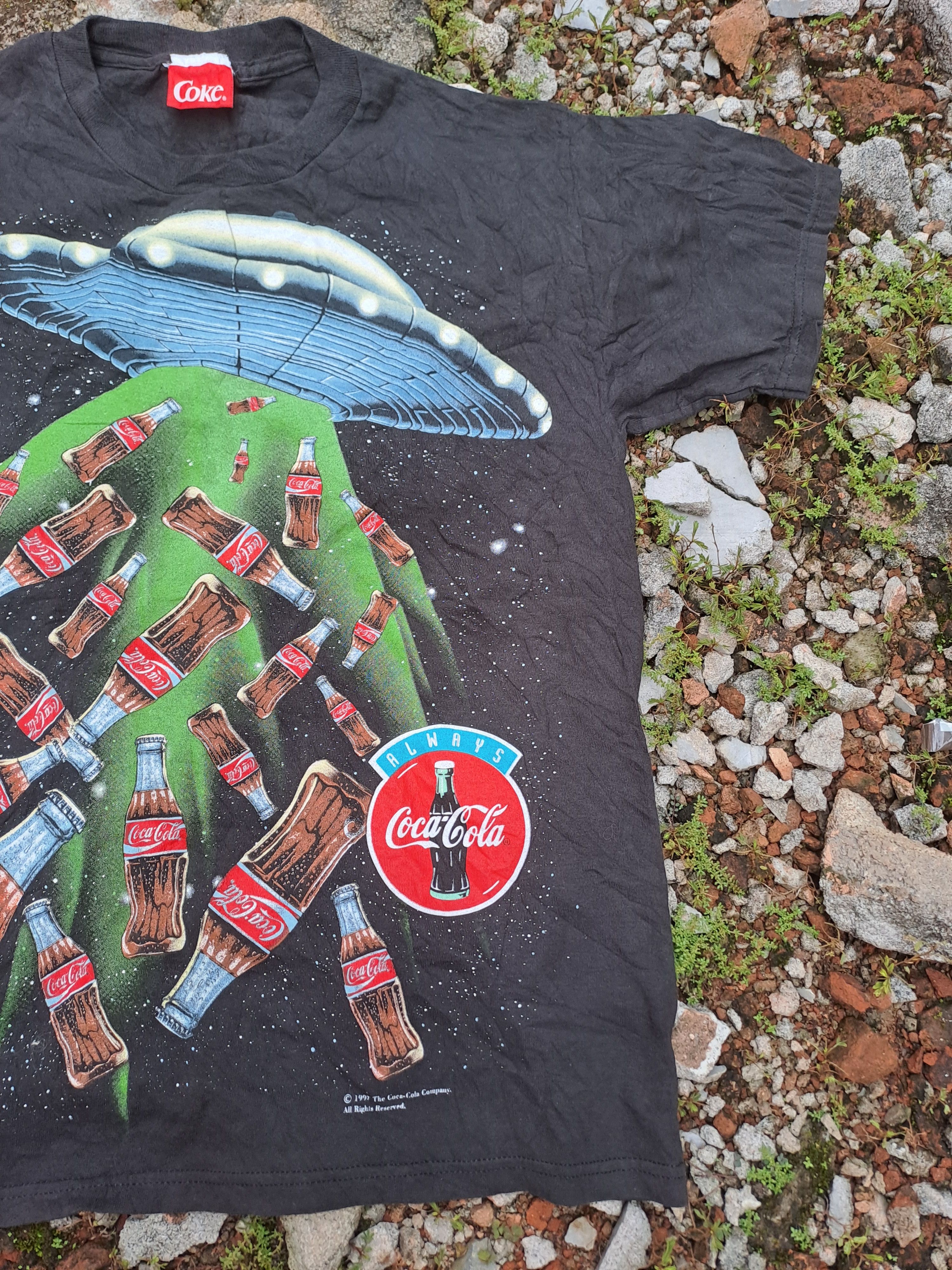 Coca Cola Vintage 1997 UFO Coke Out of this world Coca Cola Size US M / EU 48-50 / 2 - 3 Thumbnail