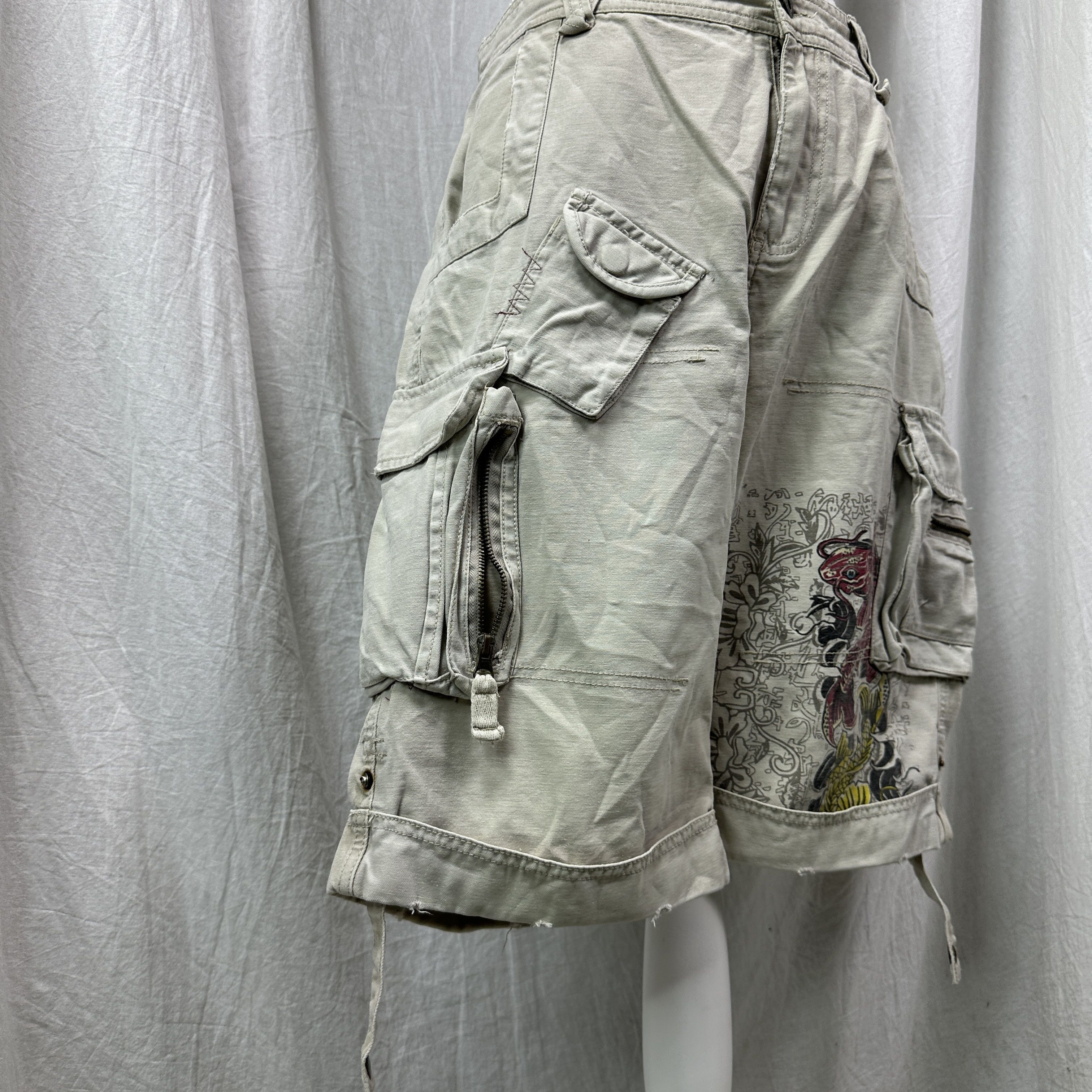 Vintage Vintage Streetwear Casual Cargo Koi Fish Print Shorts Y2K Size US 41 - 2 Thumbnail
