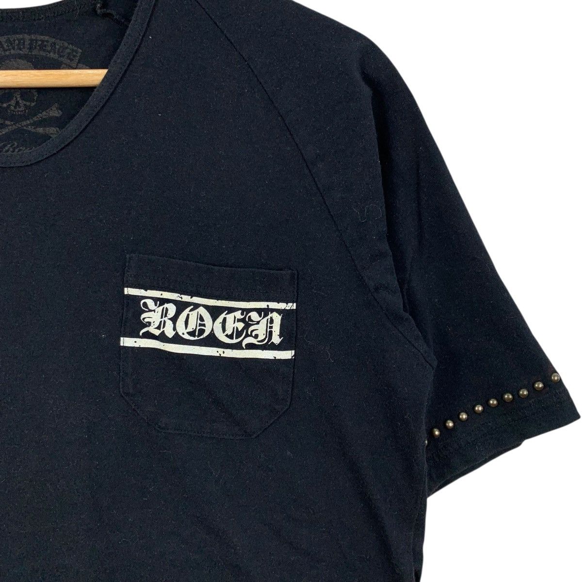 Vintage Vintage ROEN SKULL Love And Peace Japanese Brand Tshirt Size US S / EU 44-46 / 1 - 5 Thumbnail