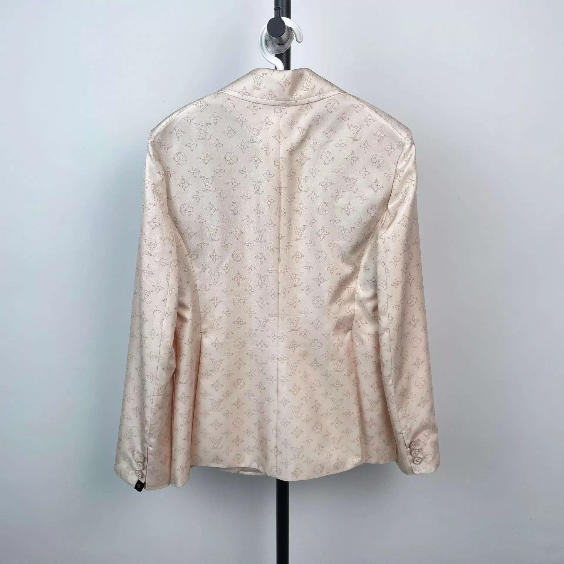 Louis Vuitton LV all over print silk light pink 36 suit jacket S Size XS / US 0-2 / IT 36-38 - 2 Thumbnail