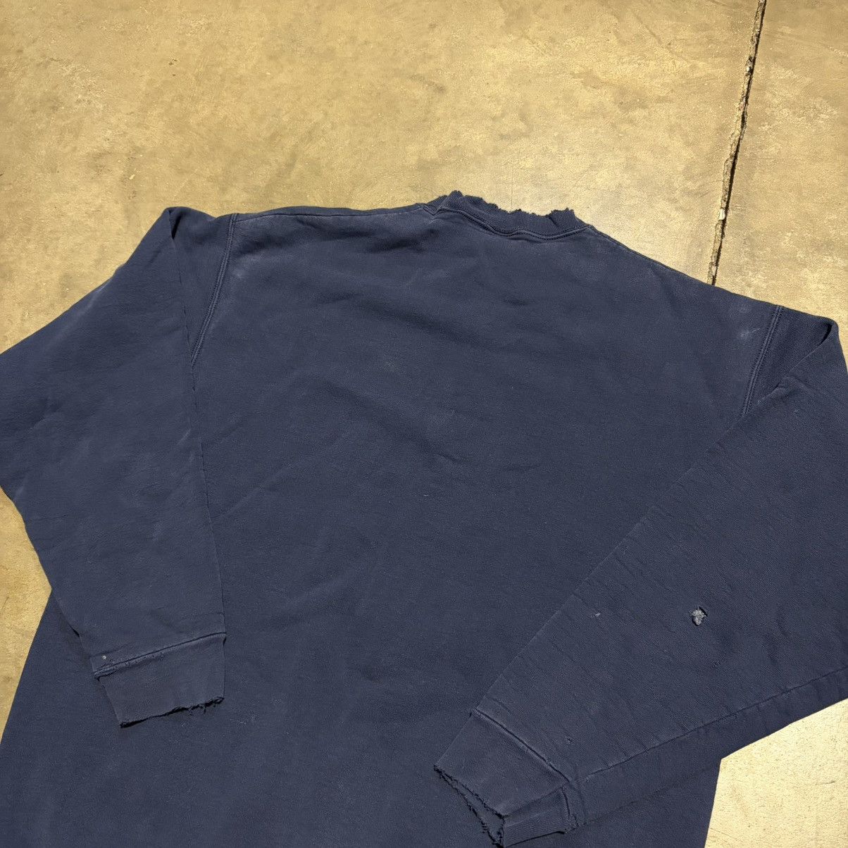 Fruit Of The Loom Vintage 90s Jefferson J Hawks Crewneck Sweatshirt Faded USA Size US XL / EU 56 / 4 - 8 Thumbnail