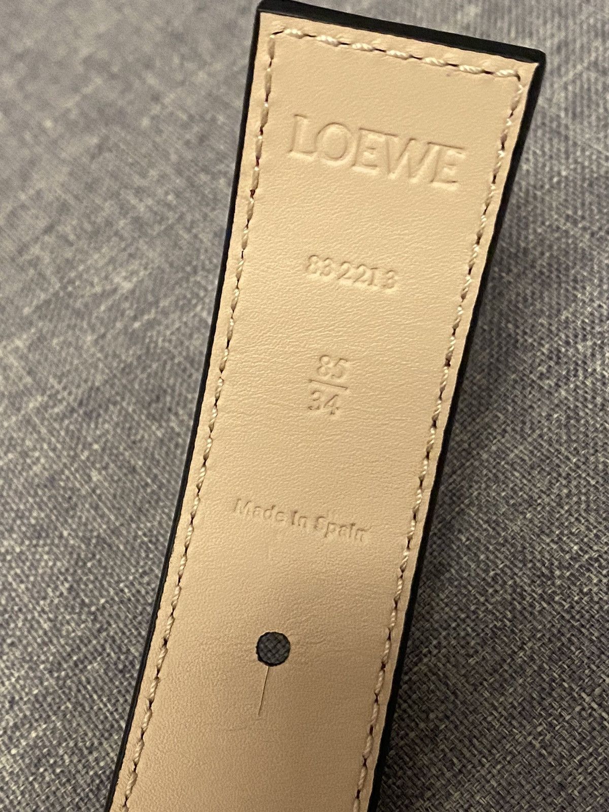 Loewe Loewe gold tone anagram burgundy and nude reversible belt 85 Size 30 - 6 Thumbnail